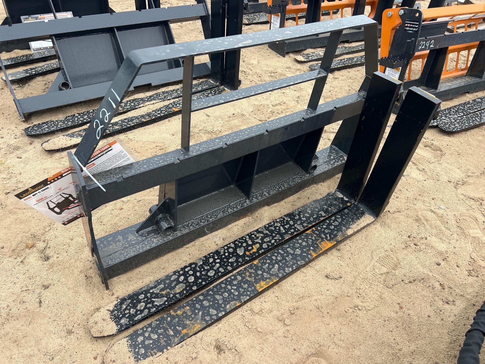 UNUSED LANDHONOR MPF-11-2000G PALLET FORKS FRAME (A54757)