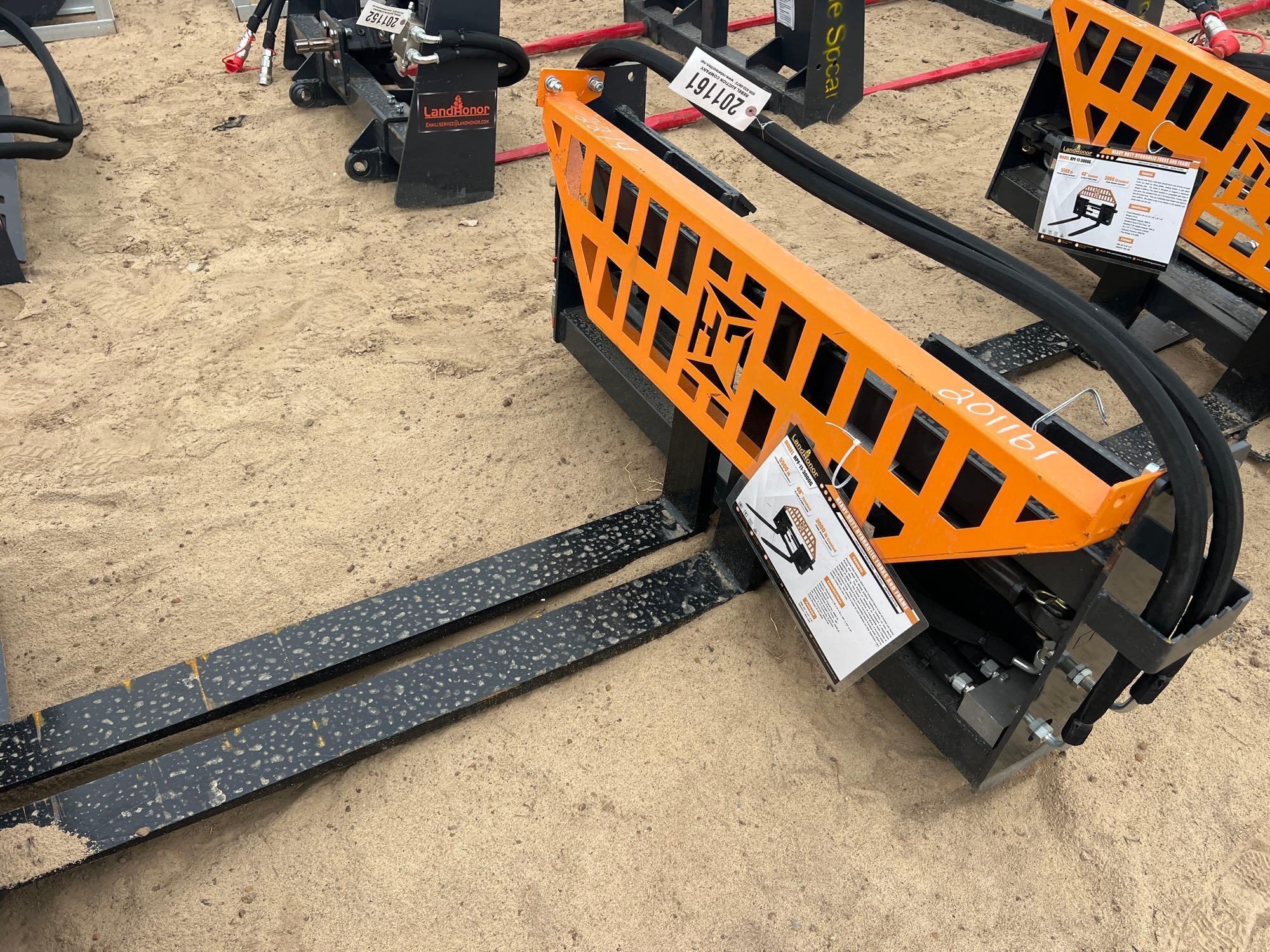 UNUSED LANDHONOR HPF-11-3000G HYD PALLET FORKS (A54757)