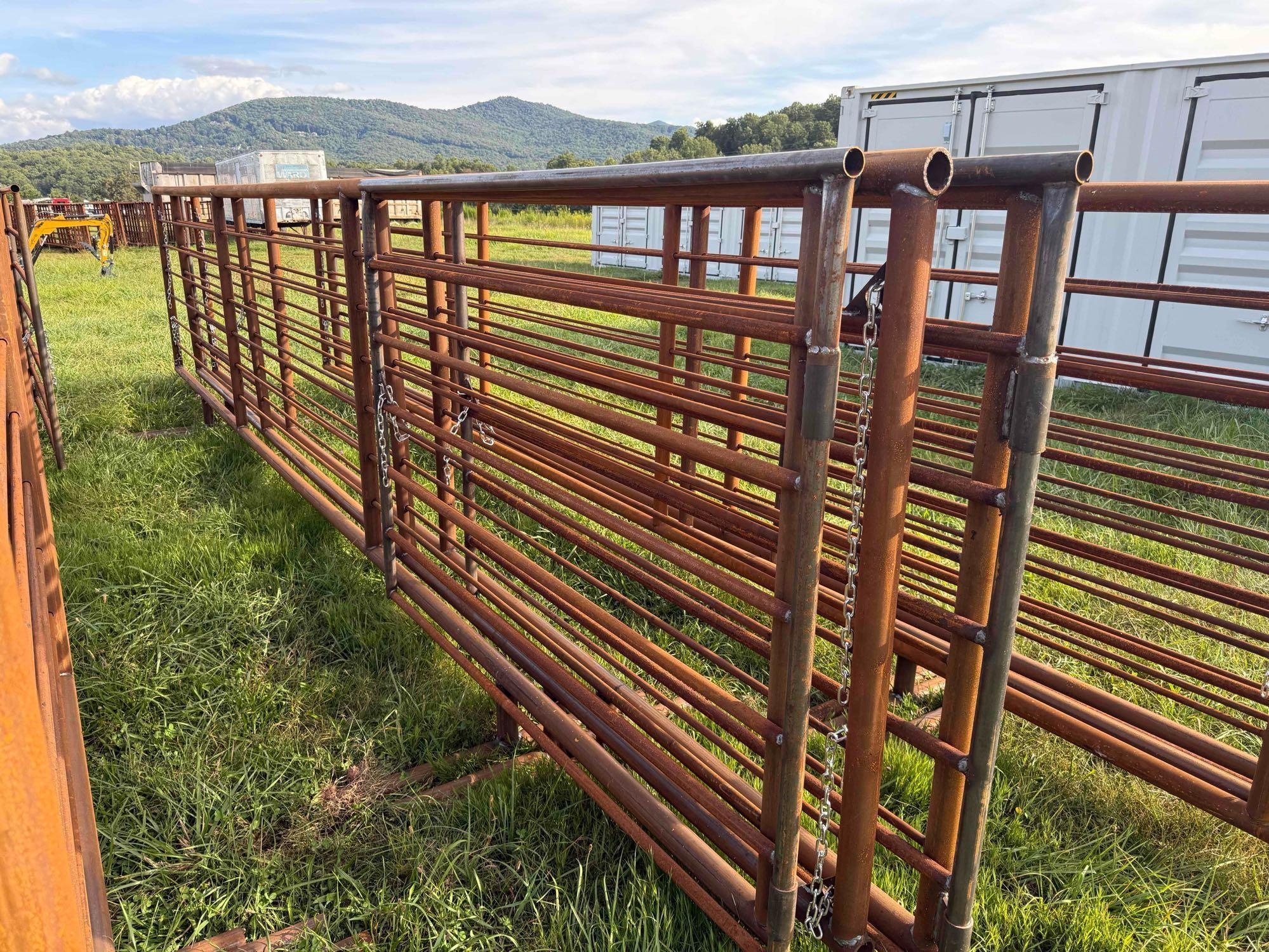 (1) HD 24ft Free Standing Corral Panel with 7ft Gate (A51573)