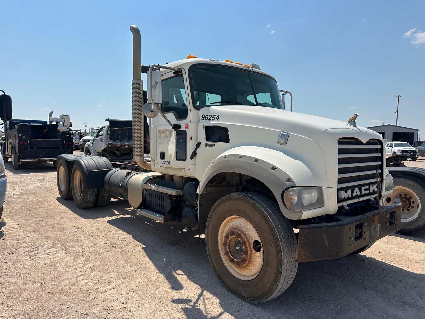 2013 MACK GU713 (INOPERABLE) (A52472)