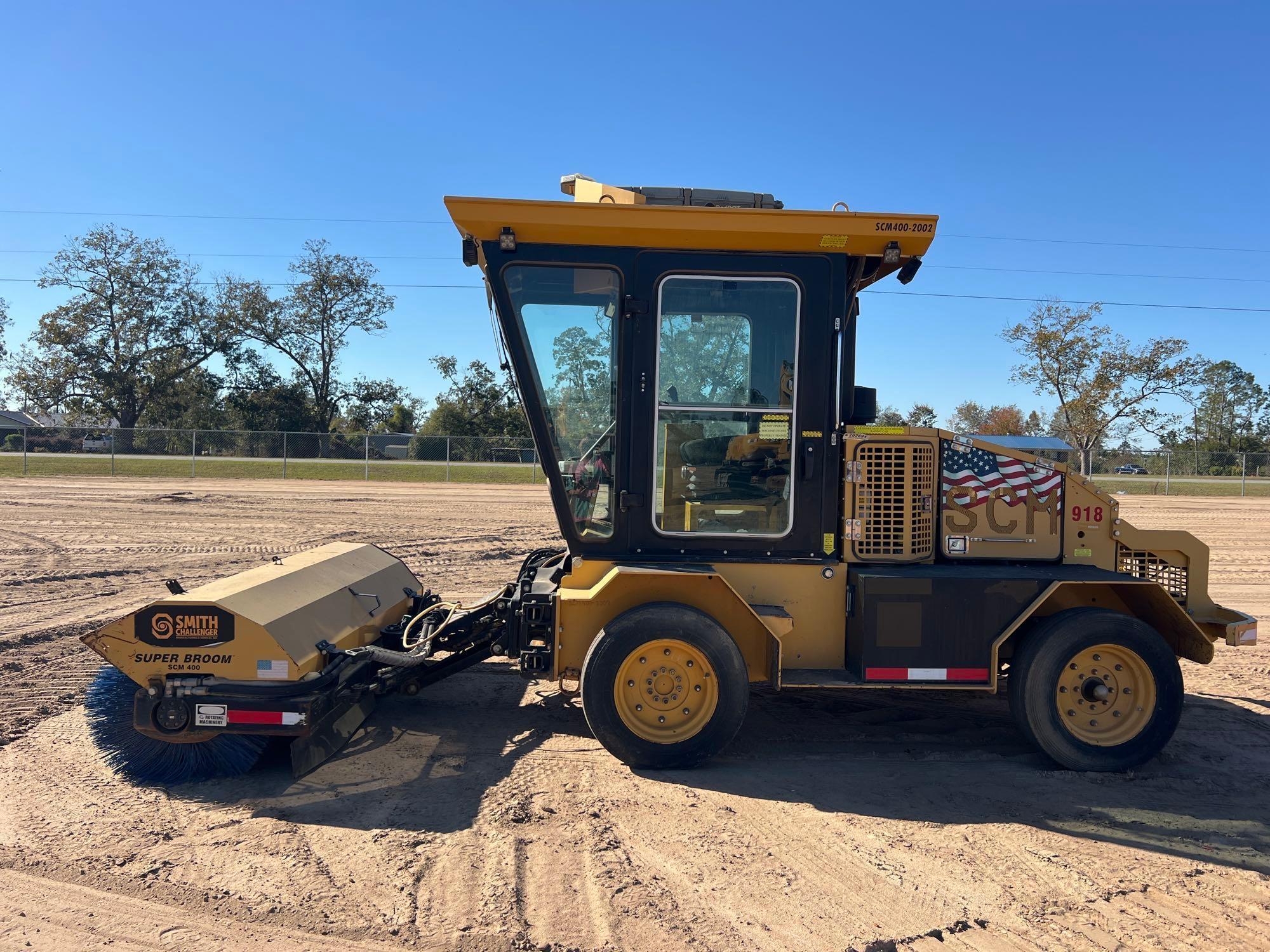 2001 SMITH CHALLENGER SCM400 SUPER BROOM (A52707)