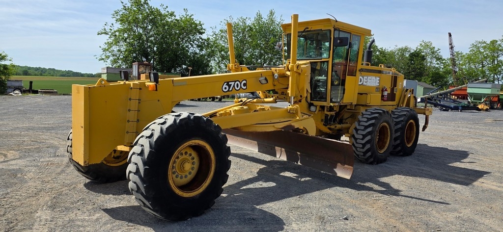 2001 John Deere 670C Motor Grader (RIDE AND DRIVE) (VERY NICE) (A50774)