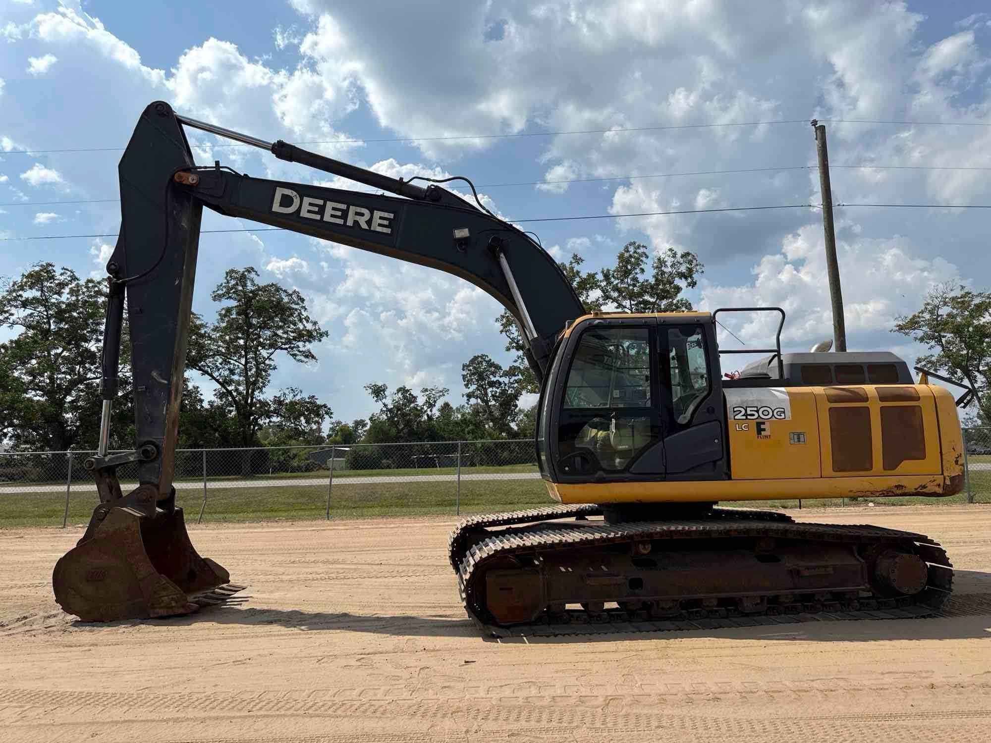 2015 JOHN DEERE 250G LC EXCAVATOR (A52705)