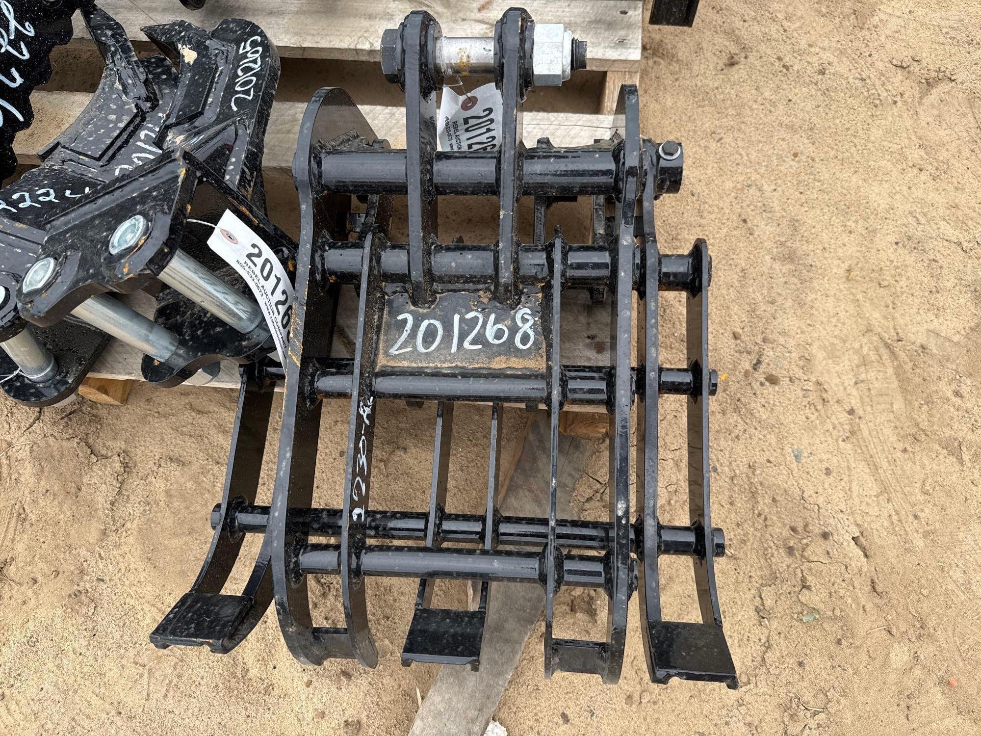 UNUSED IRANCH 15" EXCAVATOR WOOD GRAPPLE (A54757)