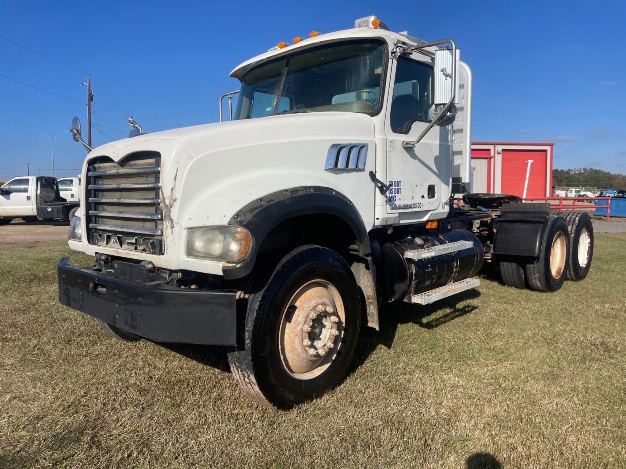 2007 MACK  CTP 713 DAY CAB (A58214)