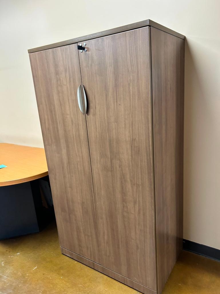 Office Furniture & Decor (A59076)