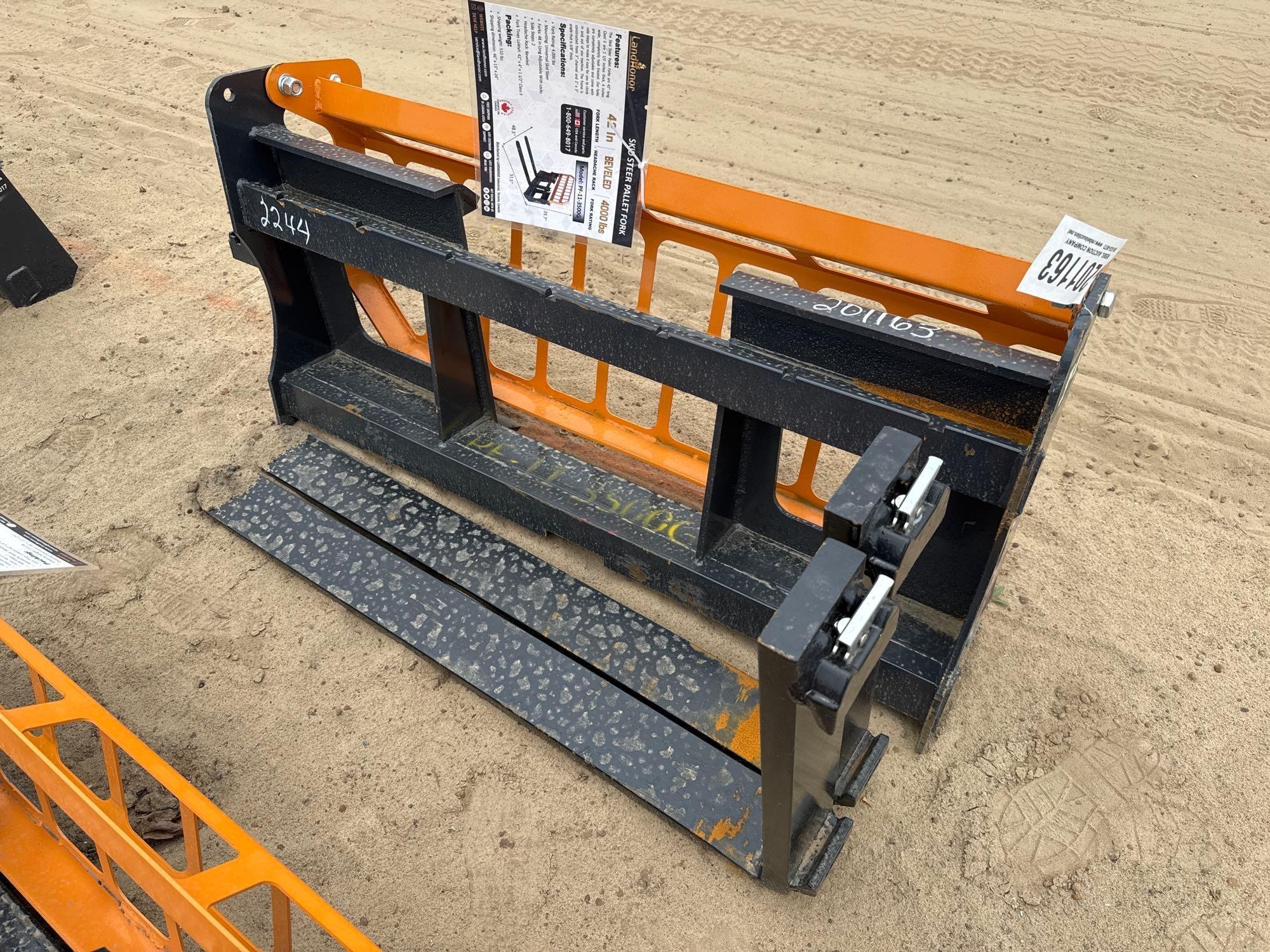 UNUSED LANDHONOR PF-11-3500G PALLET FORKS (A54757)