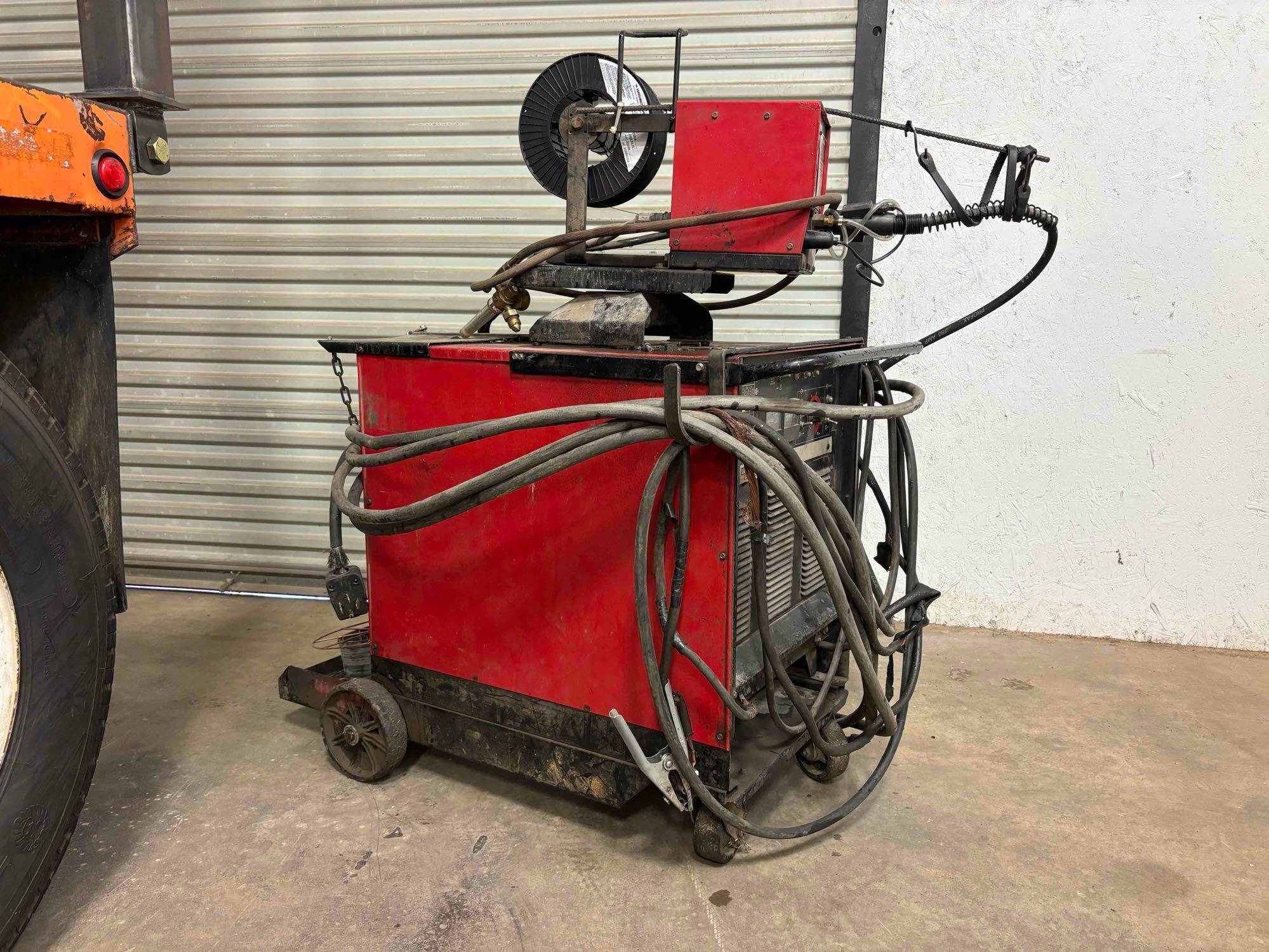 Lincoln CV400 Mig Welder (A51573)