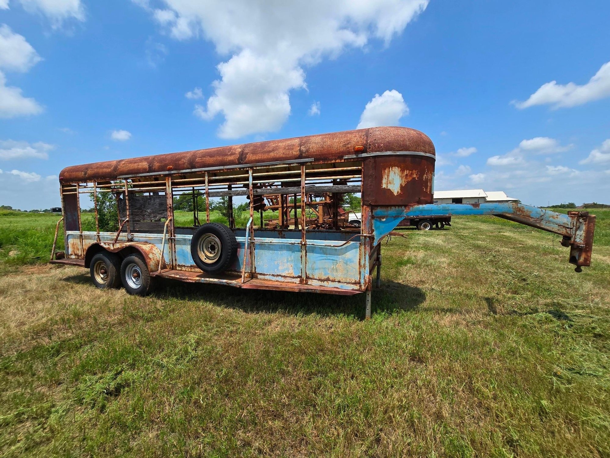 Gooseneck Livestock Stock Trailer - Tandem Axle Ranch Hauler - Selling Absolute, No Reserve (A53472)