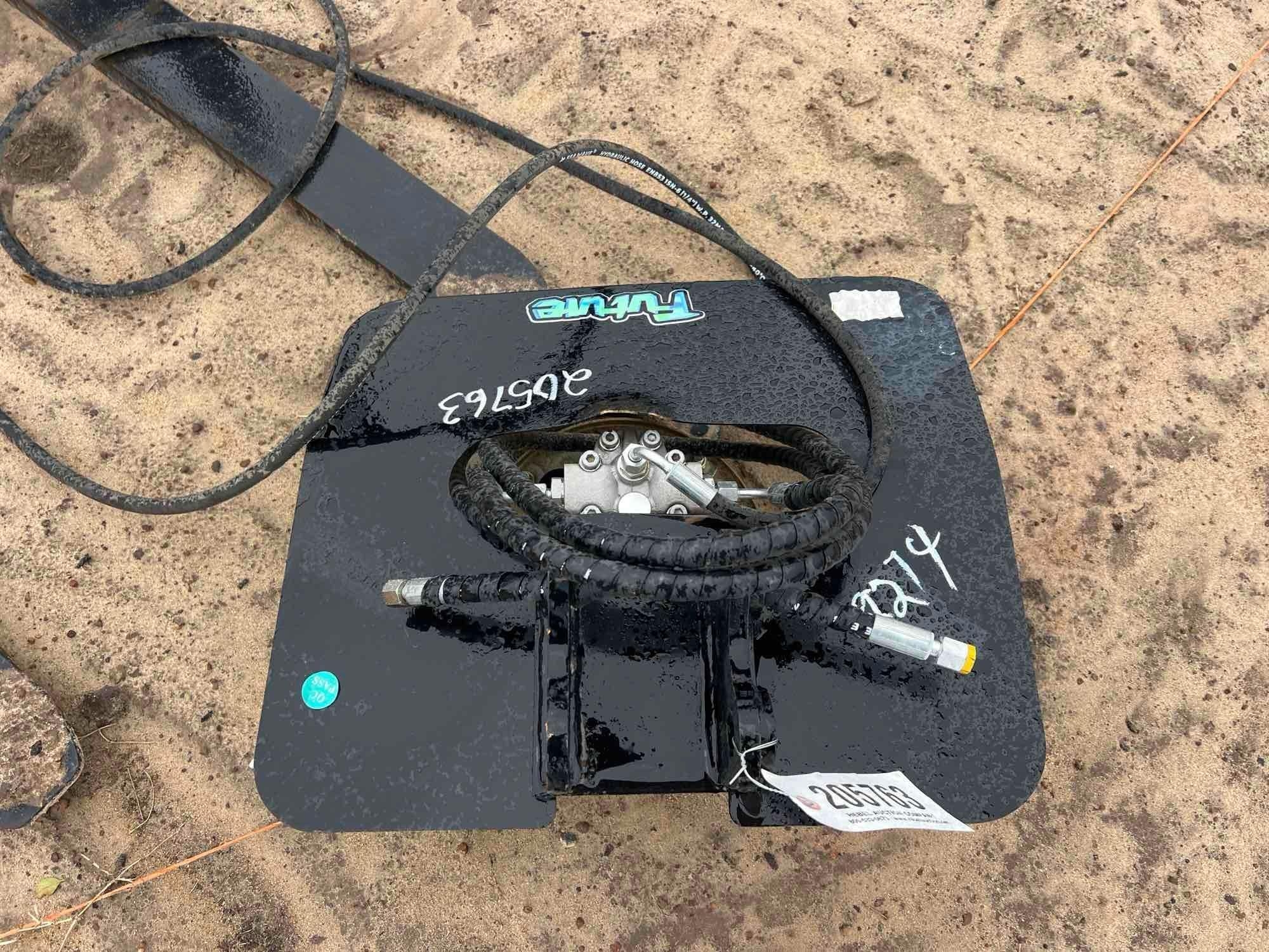 UNUSED FUTURE HYD MINI HEDGE CUTTER (A58376)