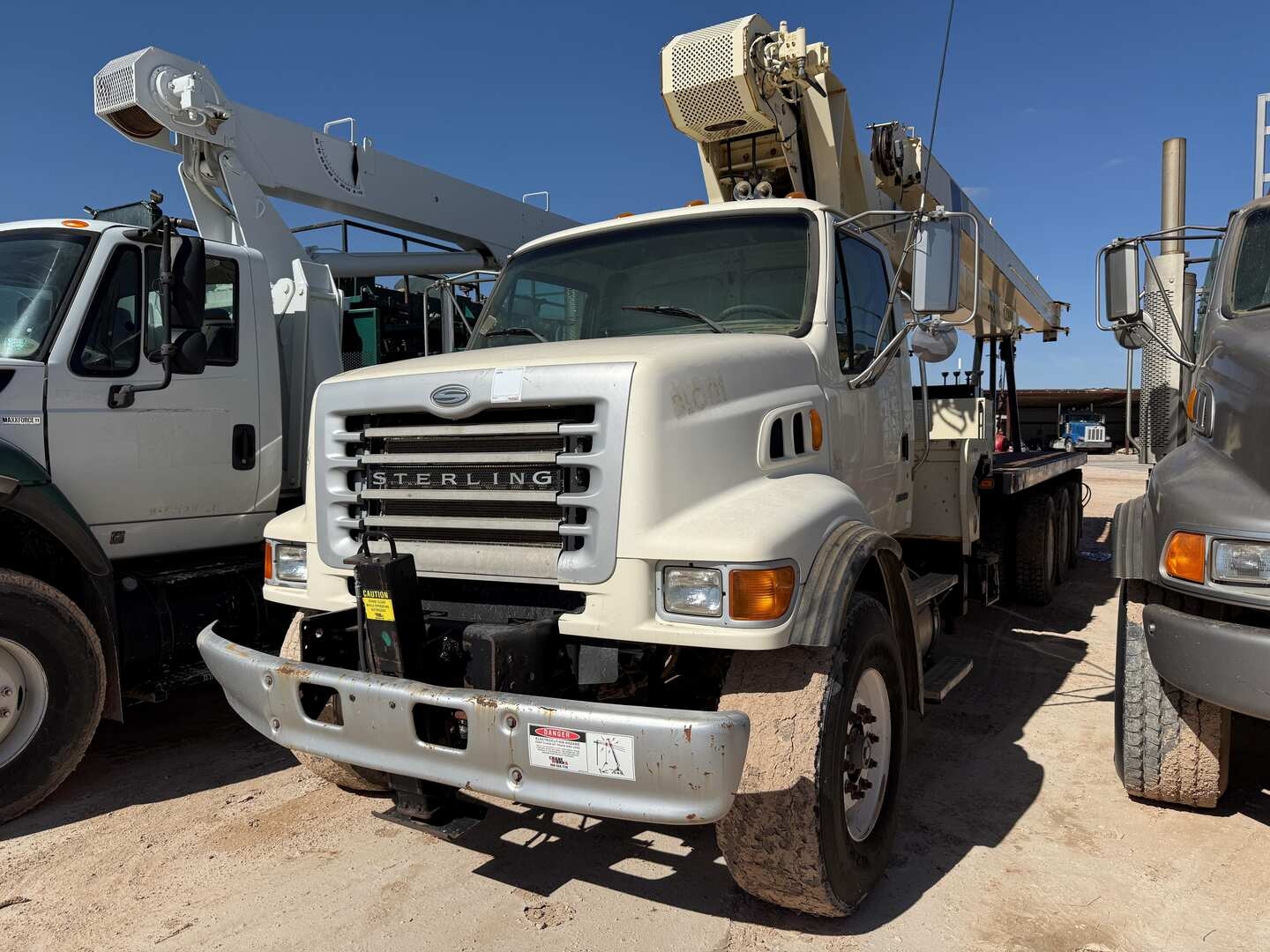 2007 STERLING TRUCK L7500 CRANE TRUCK (A55745)