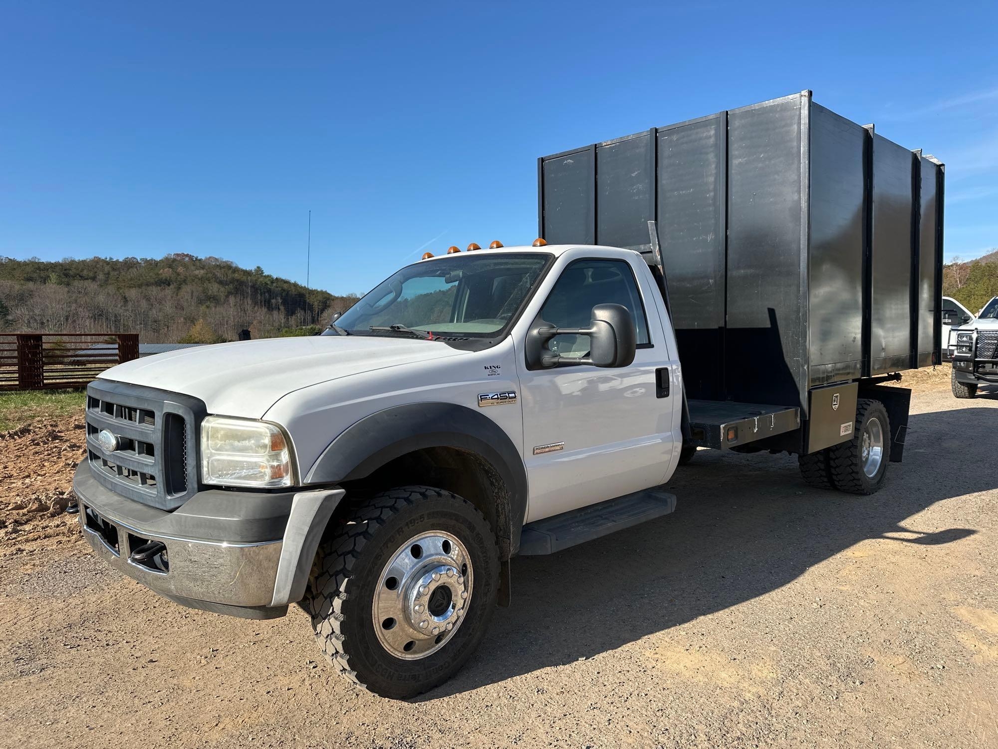 2007 Ford F-450 Chip Dump Truck, VIN # 1FDXF47P97EB35140 (A57453)