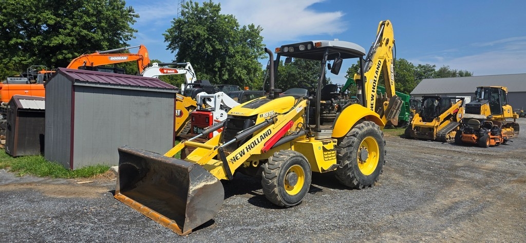 2011 New Holland B95B Backhoe (RIDE AND DRIVE) (A50774)