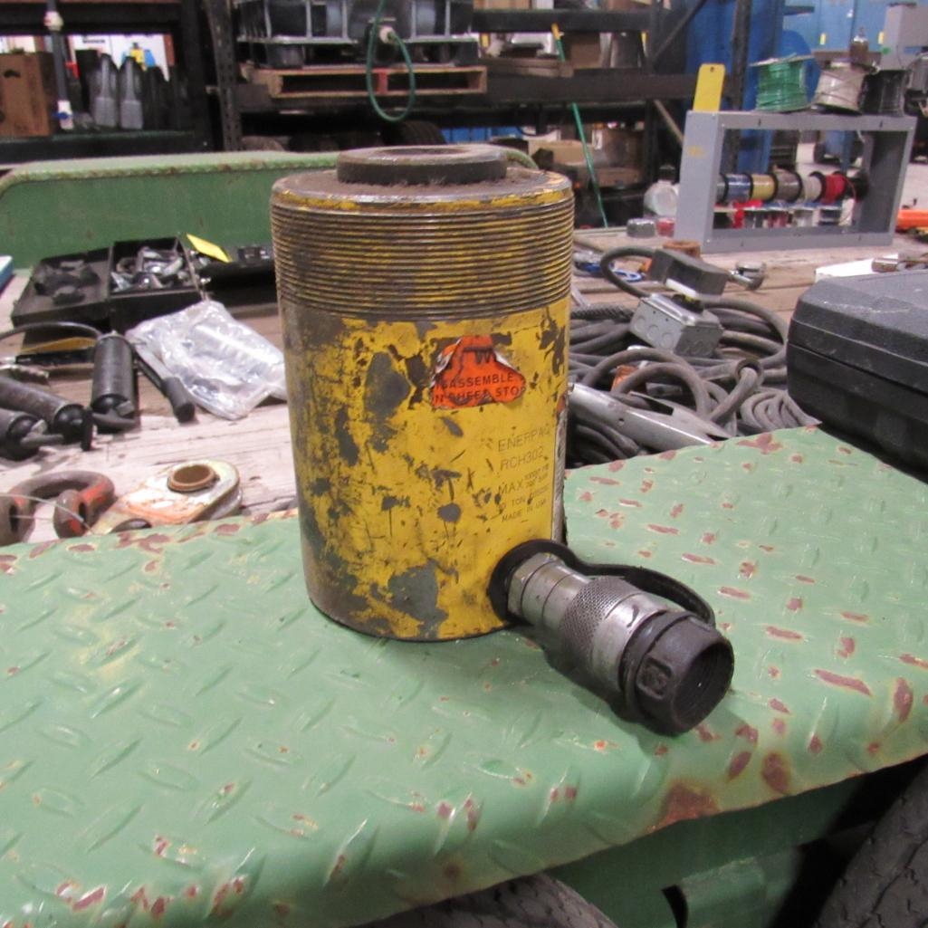 Enerpac RCS302 30-Ton Hydraulic Jack, 5" Tall (A59076)