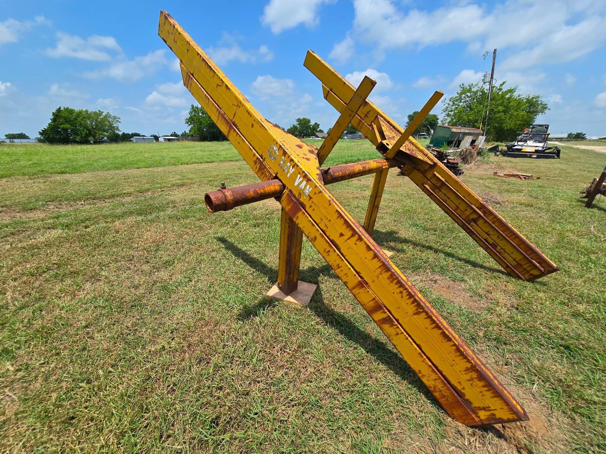 Hay Van FL-95 Bale Squeezer - Hydraulic Bale Grab for Round and Square Hay Bales (A53472)