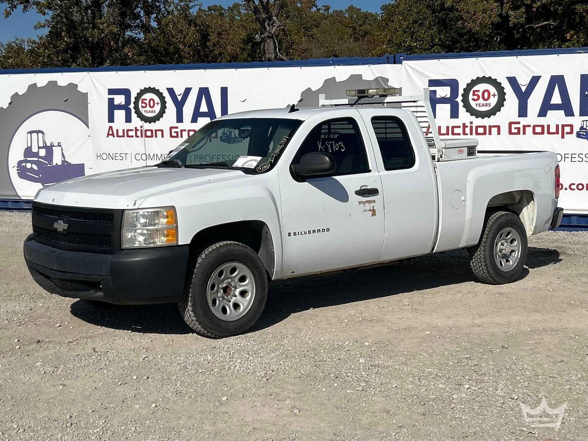 2007 Chevrolet Silverado 1500 Ext. Cab Pickup Truck (A55973)