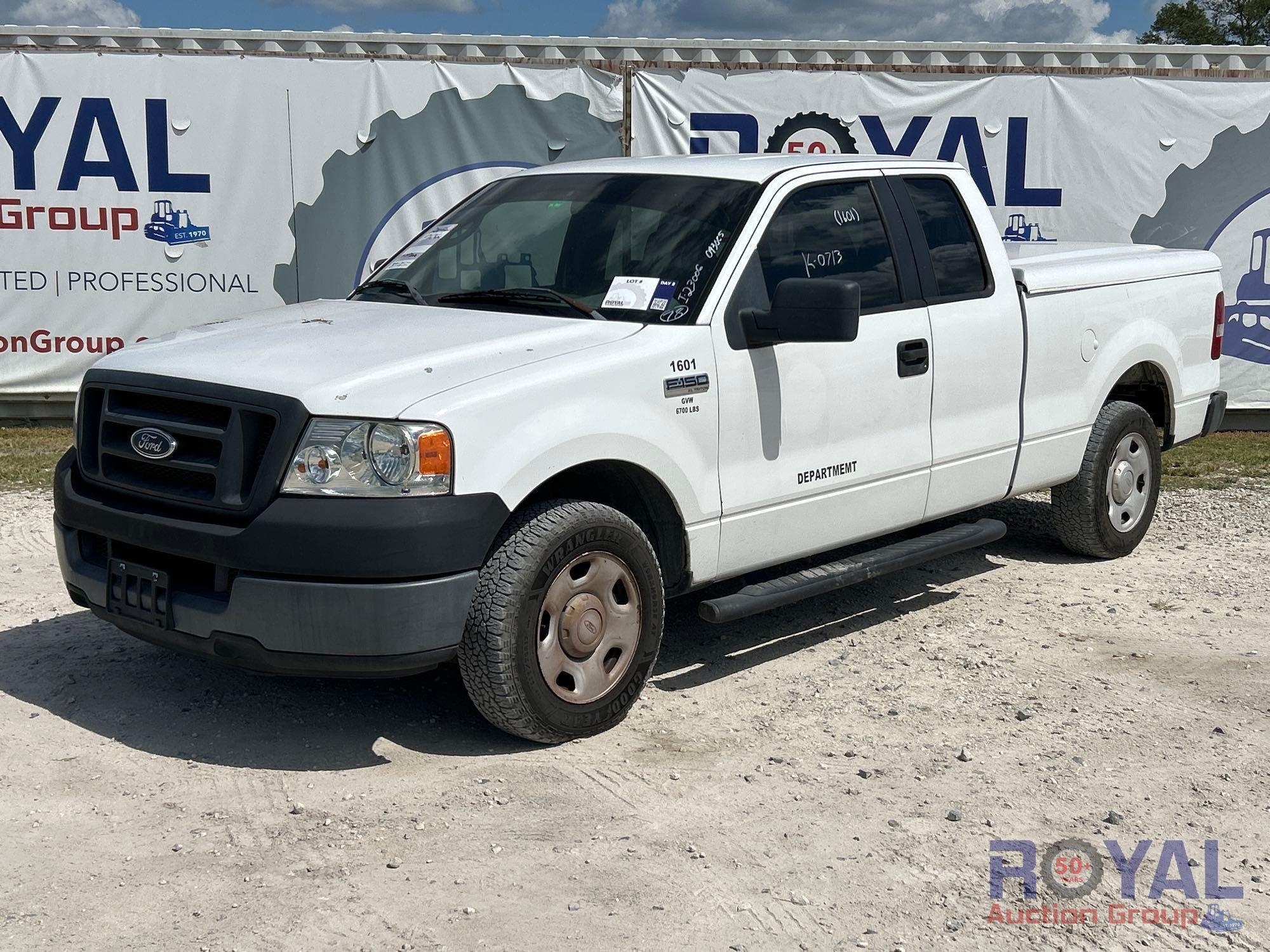 Year: 2005 Make: Ford Model: F-150 Vehicle Type: Pickup Truck Mileage: Plate: Body Type: 4 Door C... (A54814)