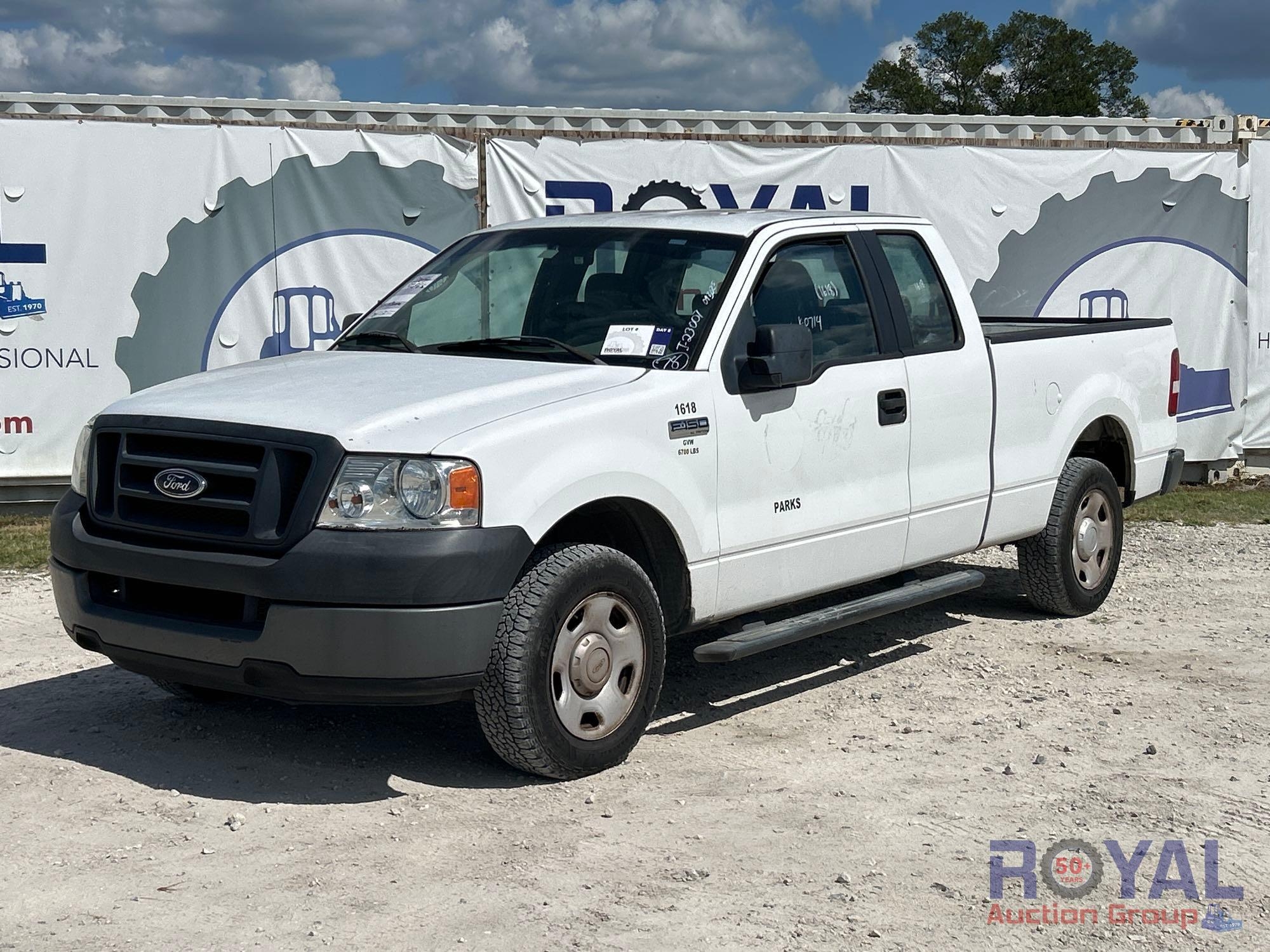 Year: 2005 Make: Ford Model: F-150 Vehicle Type: Pickup Truck Mileage: Plate: Body Type: 4 Door C... (A54814)