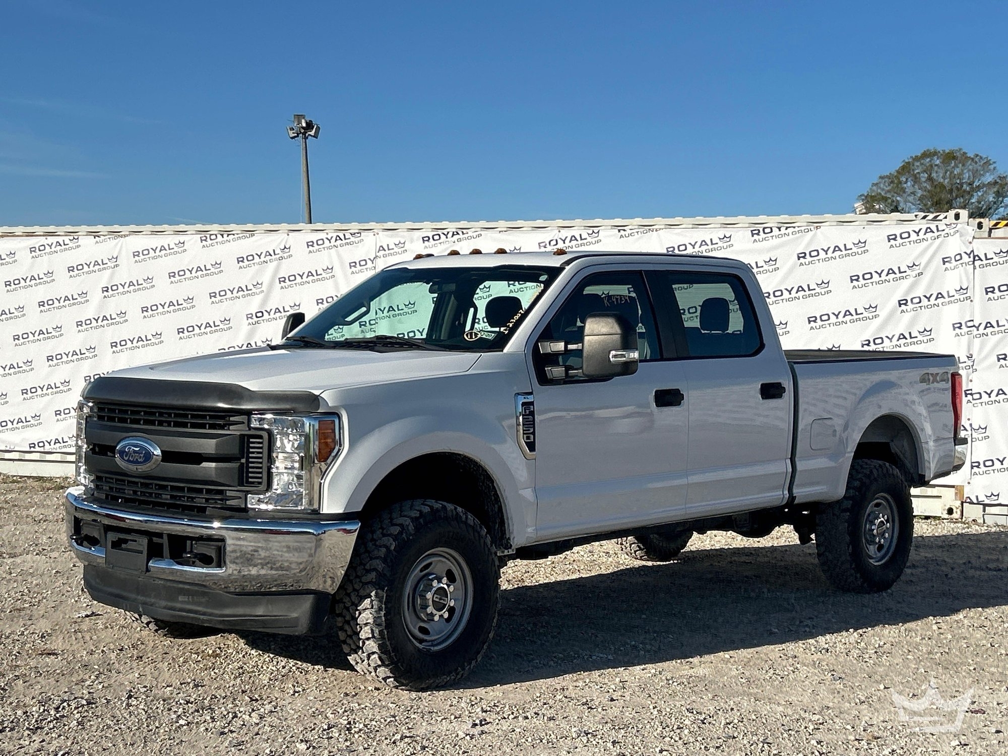 Year: 2019 Make: Ford Model: F-350 Vehicle Type: Pickup Truck Mileage: 24,981 Plate: Body Type: 4 (A59230)
