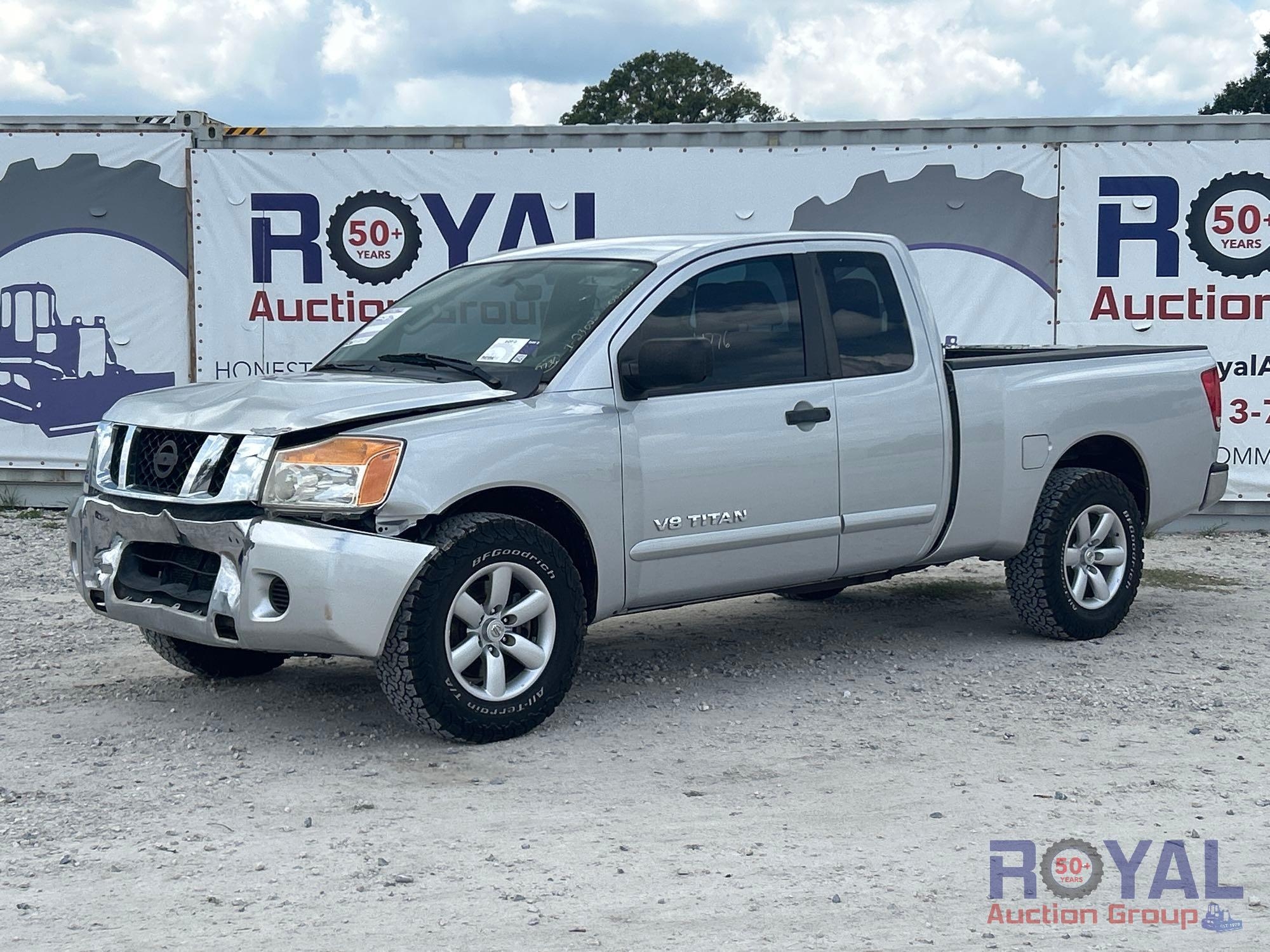 2013 Nissan Titan Ext. Cab Pickup Truck (A51692)