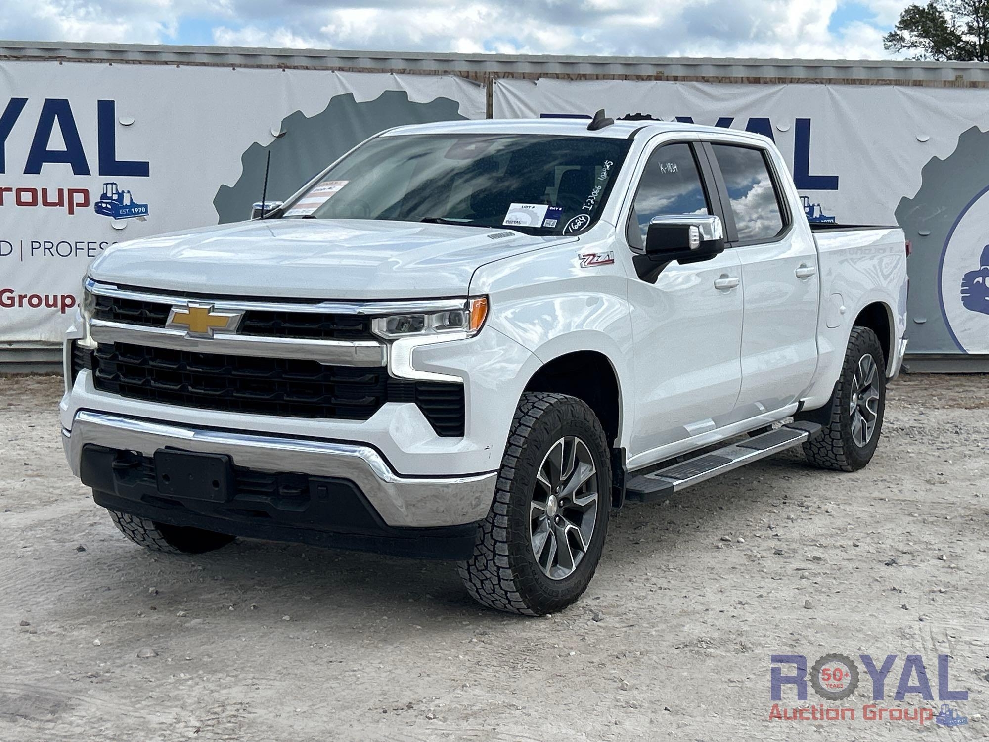 2023 Chevrolet 1500 Silverado Z71 Crew Cab Pick-Up Truck (A55852)