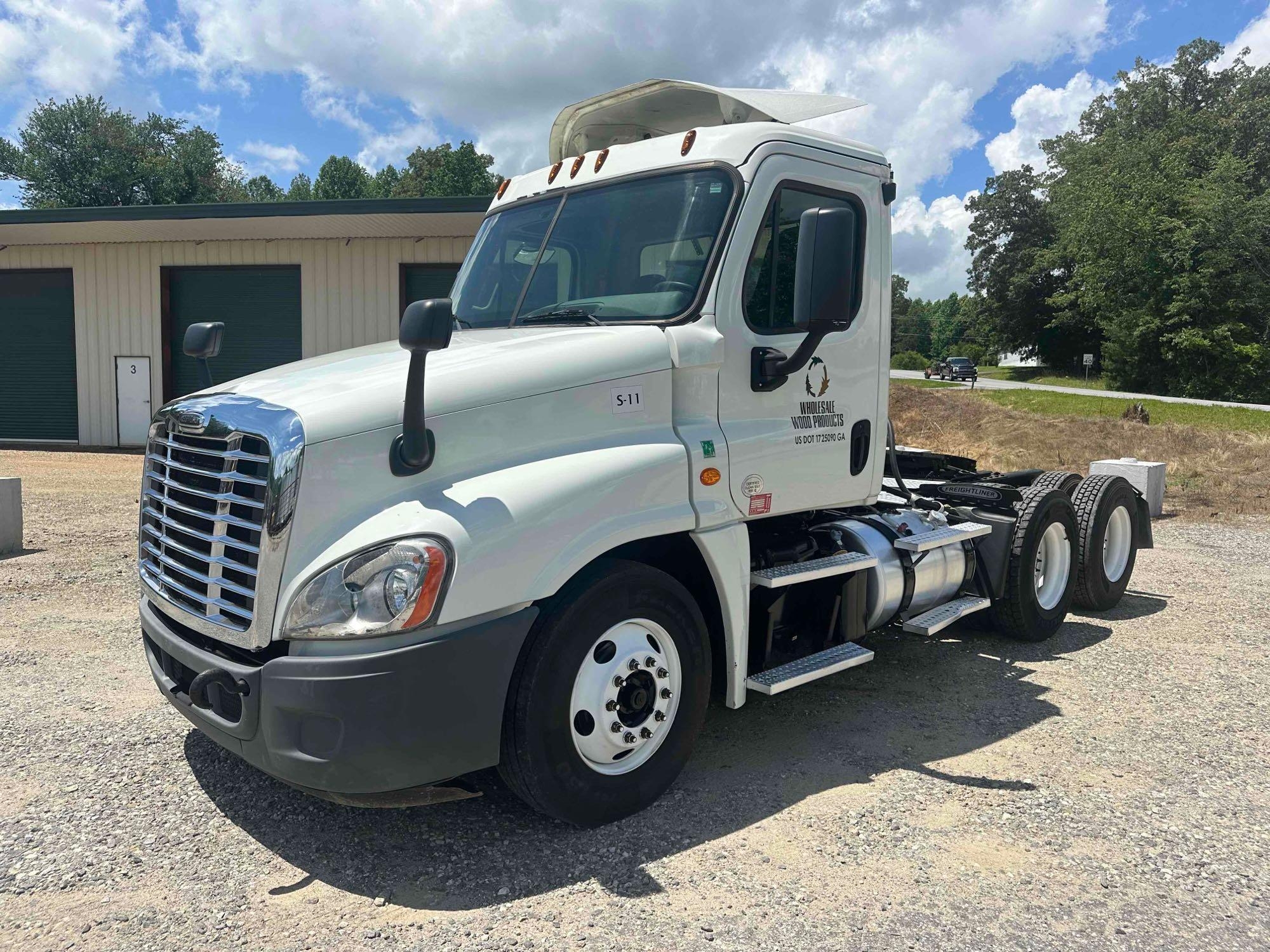 2015 Freightliner Cascadia 125 Truck, VIN # 3AKJGEBG5FSGD4138 (A51573)