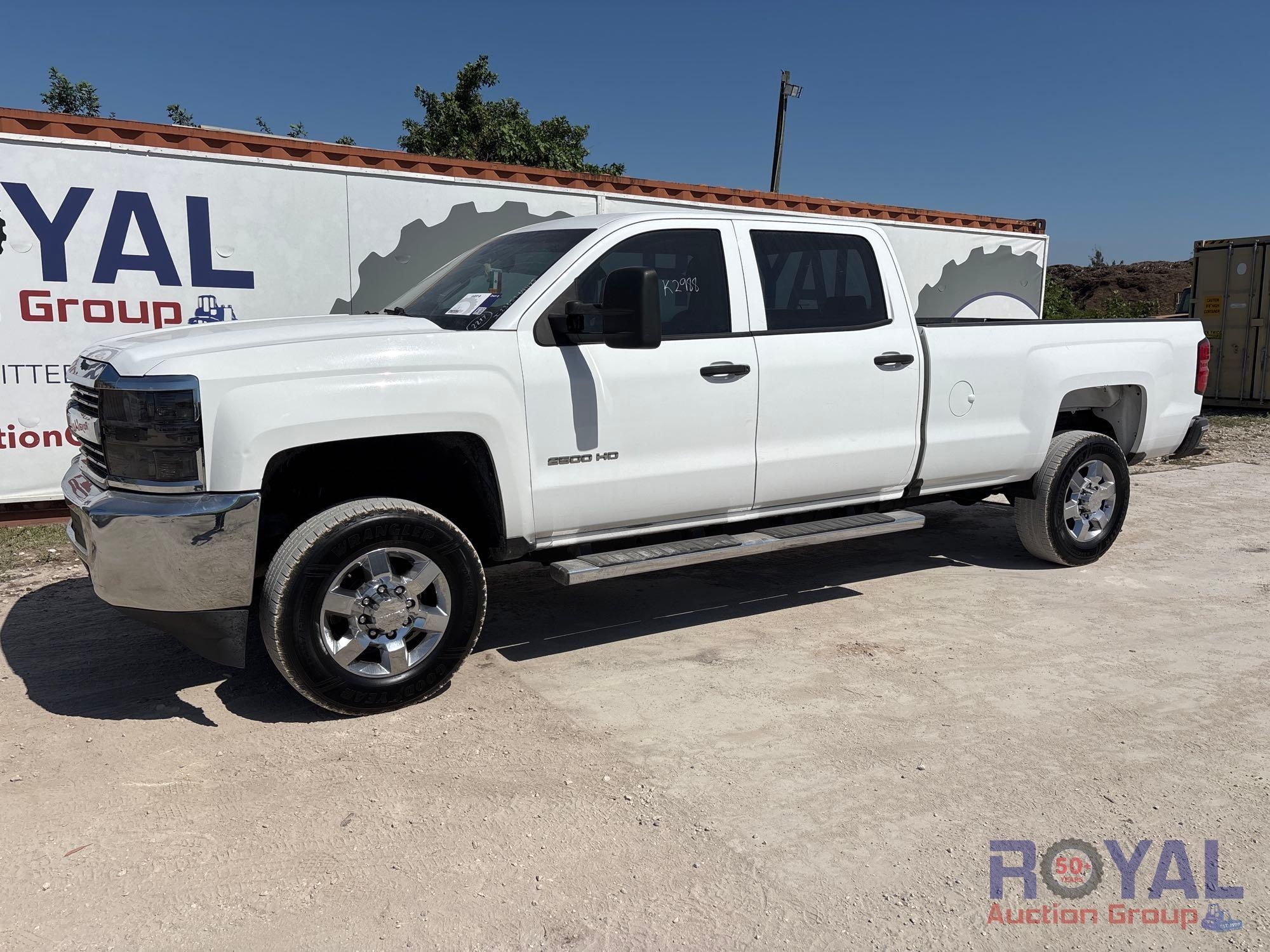 2015 Chevrolet Silverado 2500 HD Crew Cab Pickup Truck (A53422)
