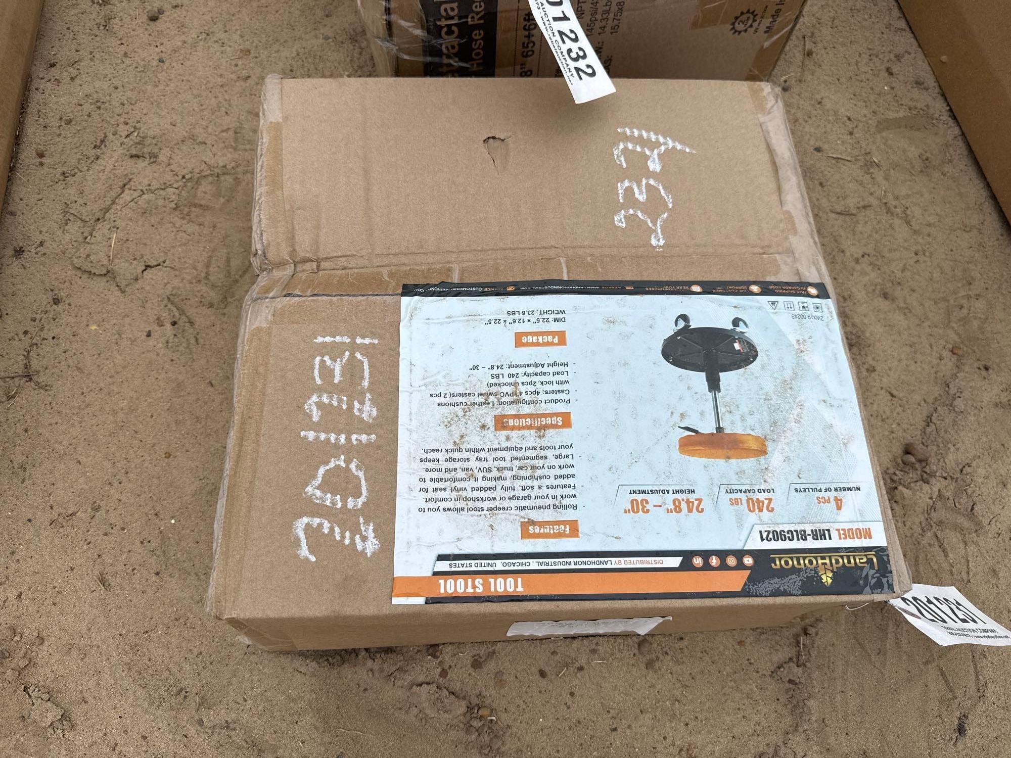 UNUSED LANDHONOR LHR-BLC9021 TOOL STOOL (A54757)