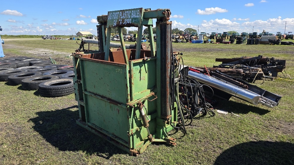 Bigfoot Plastic Baler (A57148)