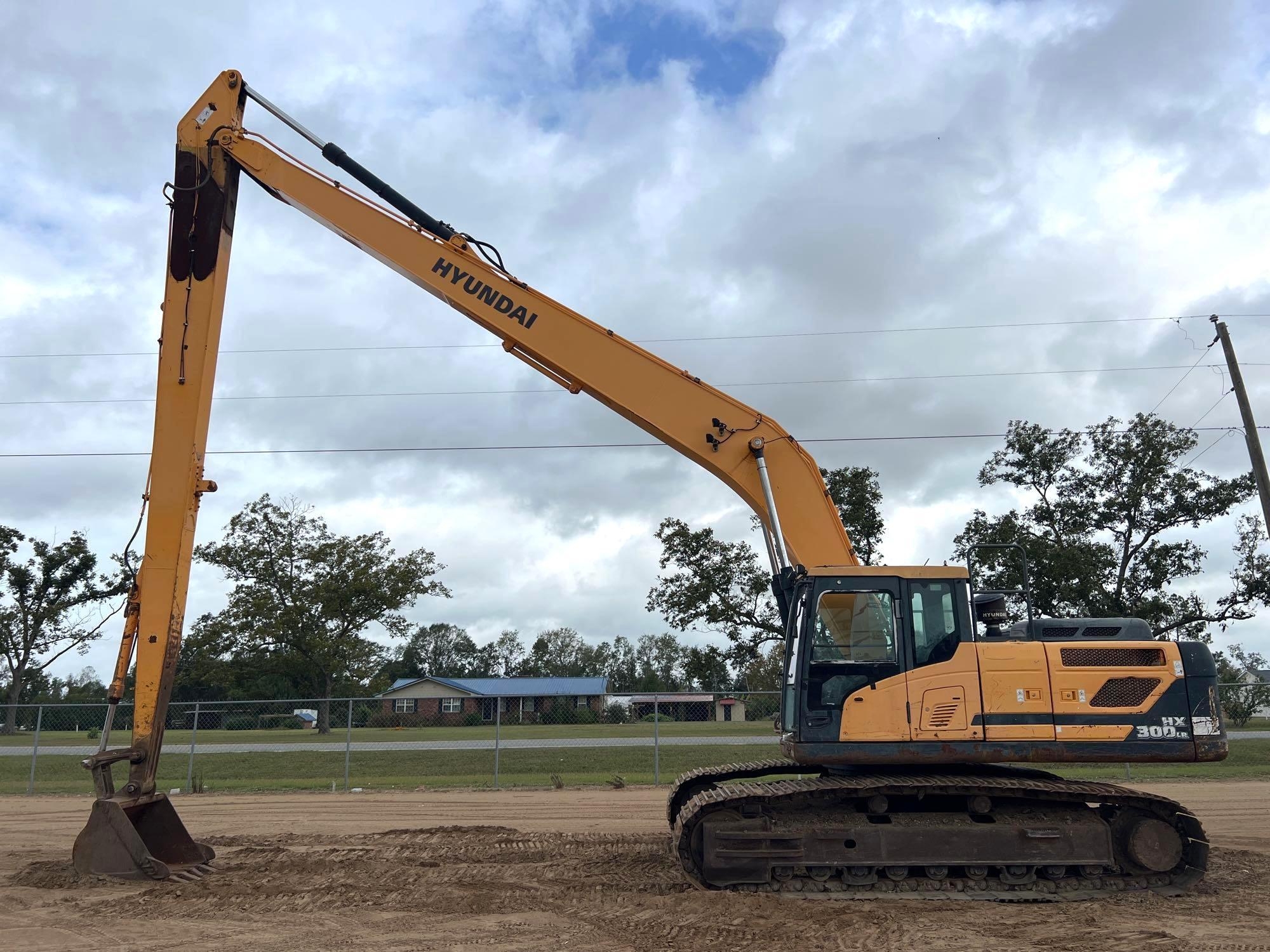 HYUNDAI HX300 LR LONG REACH EXCAVATOR (A52705)