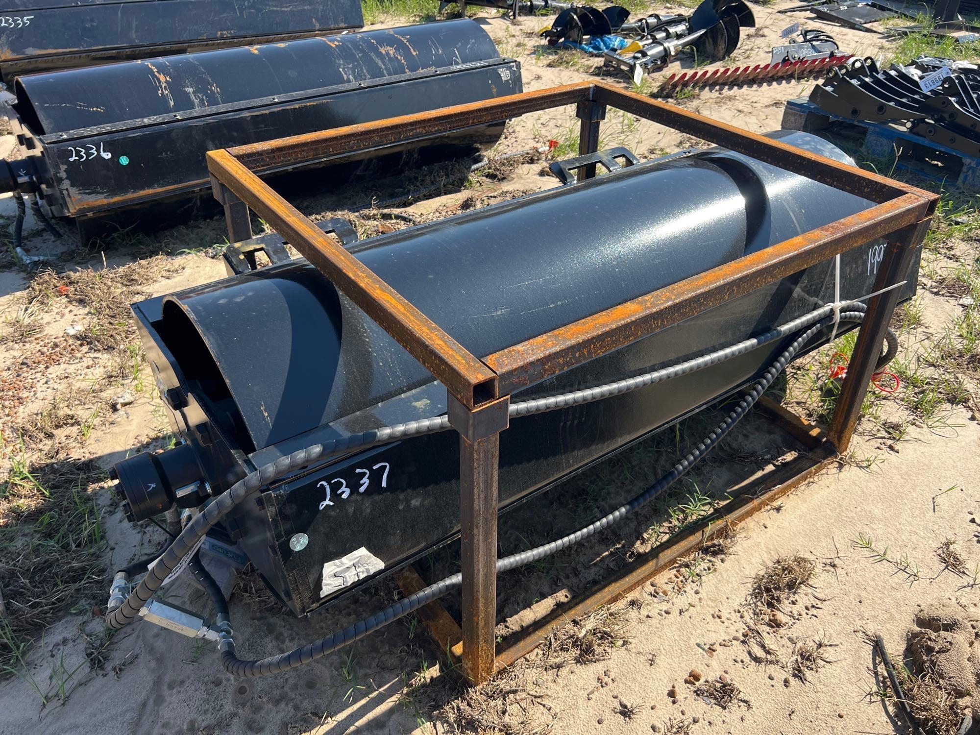 UNUSED FUTURE VR59 59" VIBRATORY ROLLER (A51248)