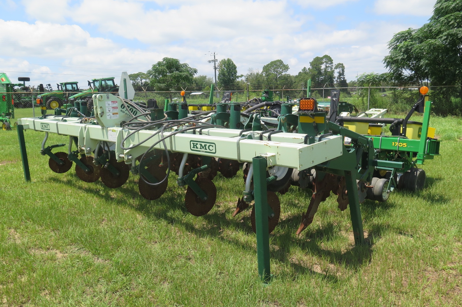 JOHN DEERE 1705/6700 LOT NUMBER 20 (A53084)