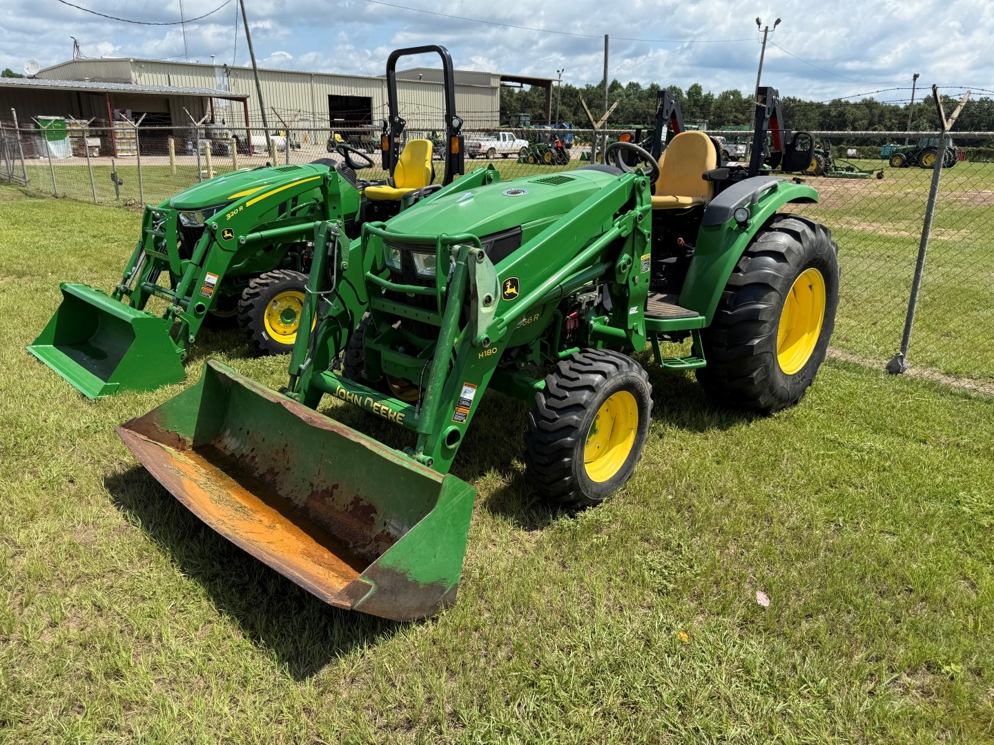 2014 JOHN DEERE 4066R LOT NUMBER 23 (A53084)