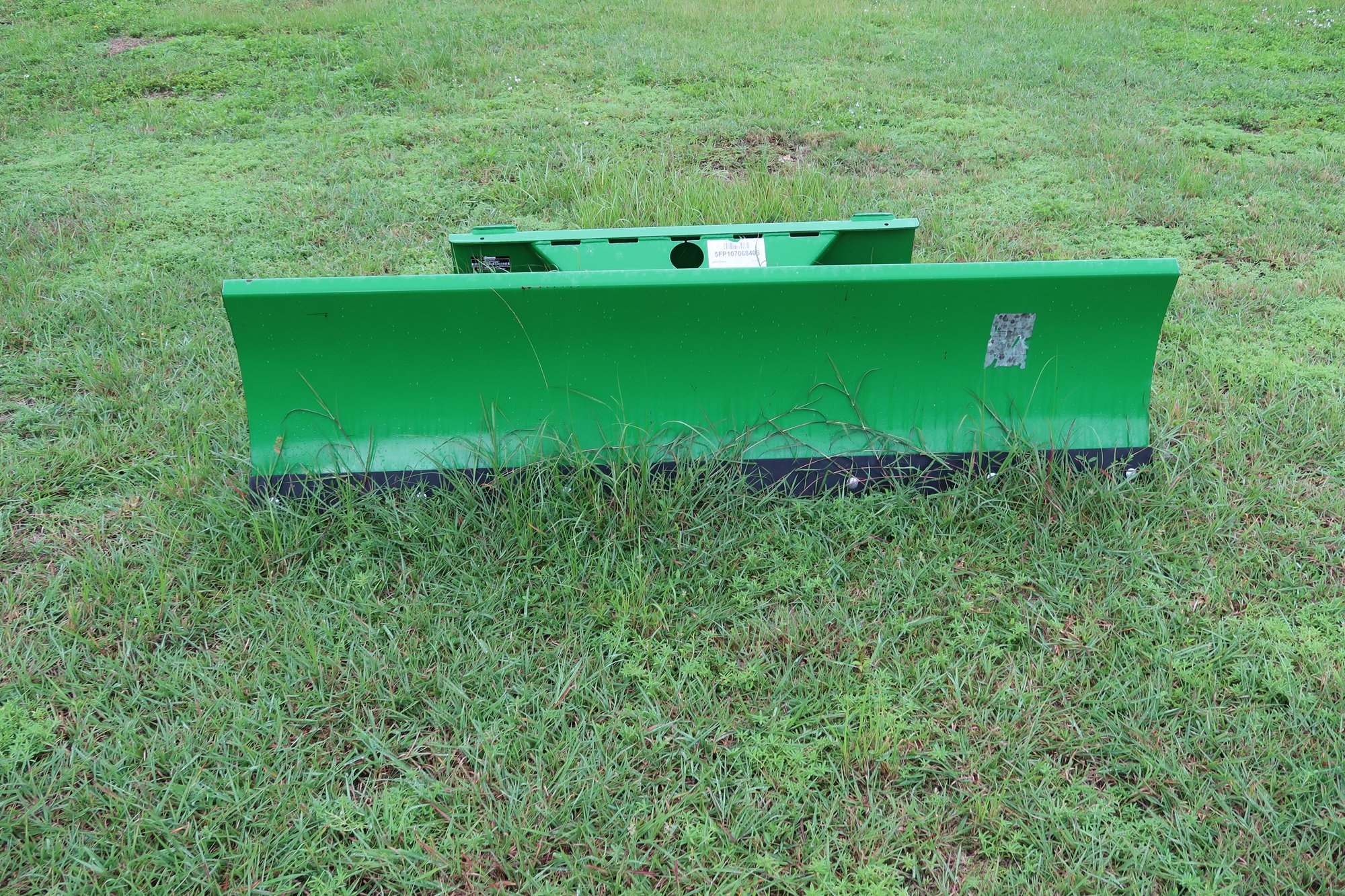 JOHN DEERE LOT NUMBER 72 (A53084)