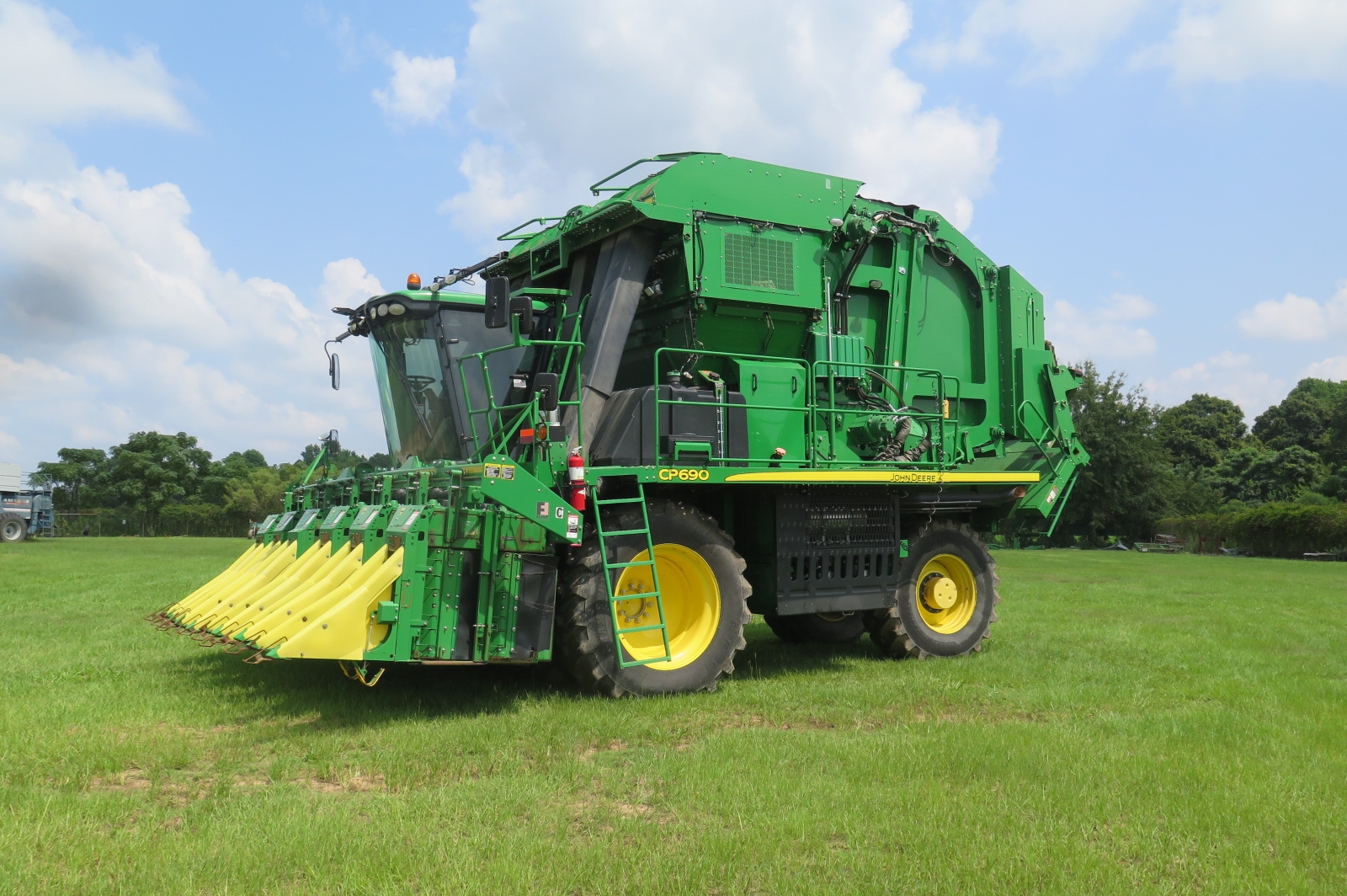 JOHN DEERE CP690 LOT NUMBER 73 (A53084)
