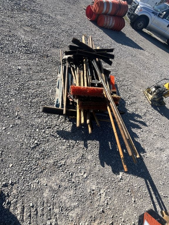 Pallet of Asphalt Hand Tools, Shovels, Rakes, Bru. (A52384)