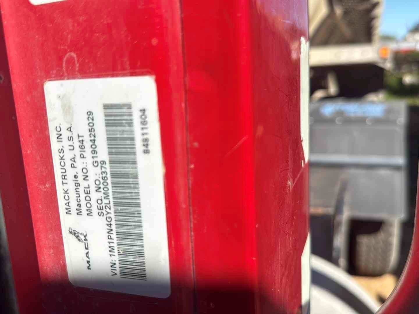 2020 MACK P164T (A58214)