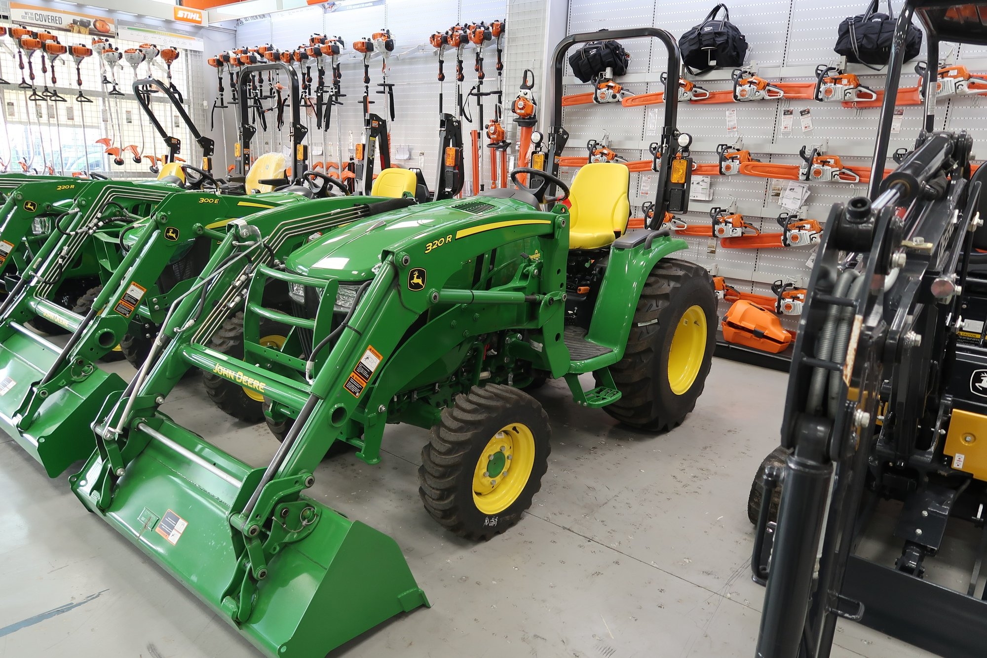 2024 JOHN DEERE 3039R LOT NUMBER 165 (A53084)