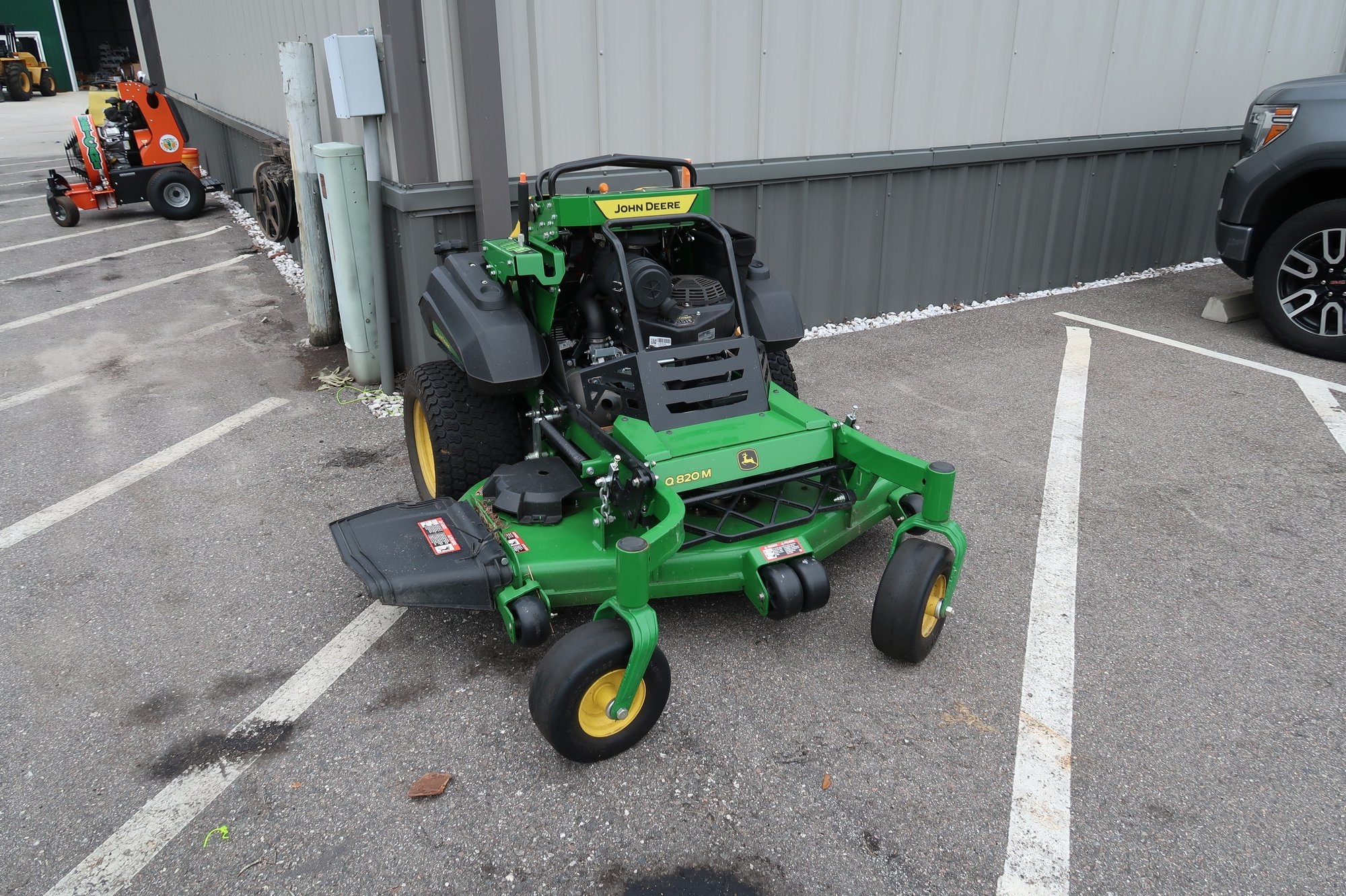 JOHN DEERE Q820M LOT NUMBER 244 (A53084)