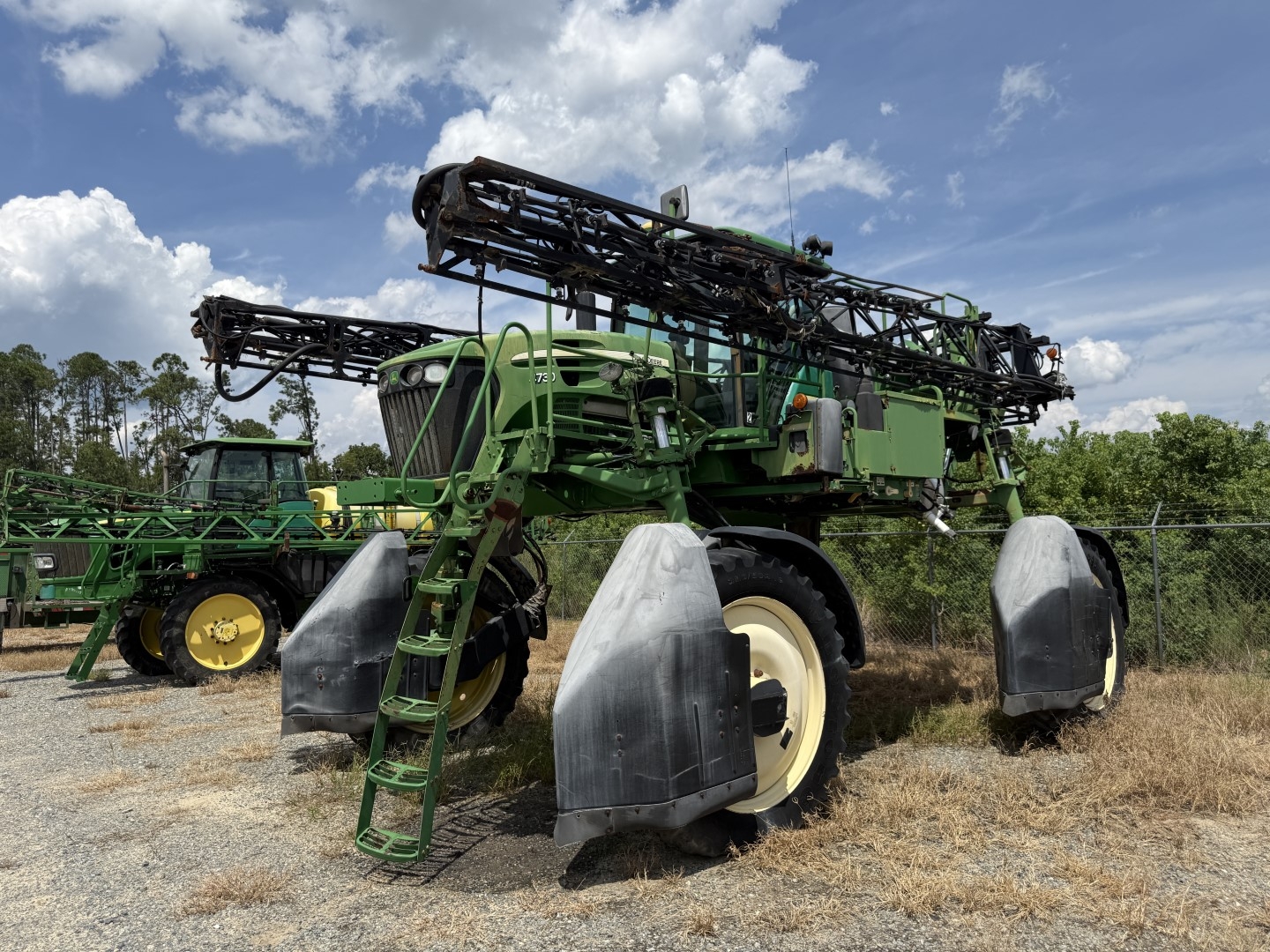 JOHN DEERE 4730 LOT NUMBER 256 (A53084)