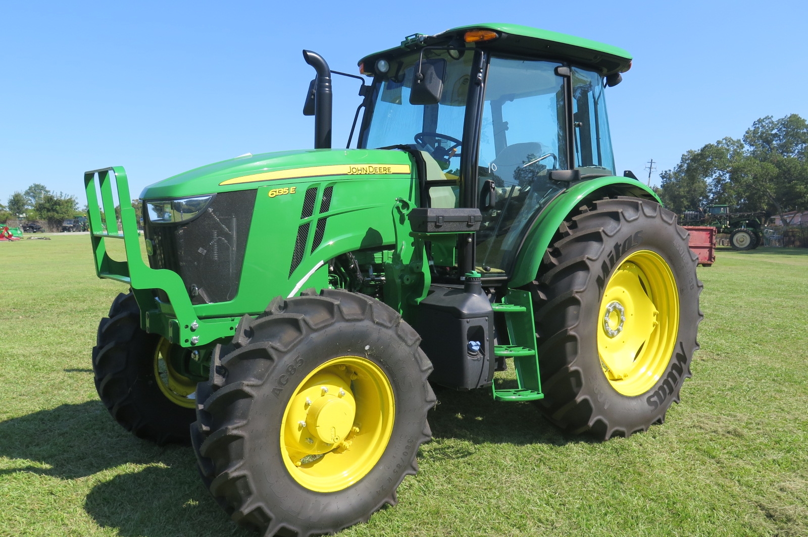 2024 JOHN DEERE 6135E LOT NUMBER 262 (A53084)