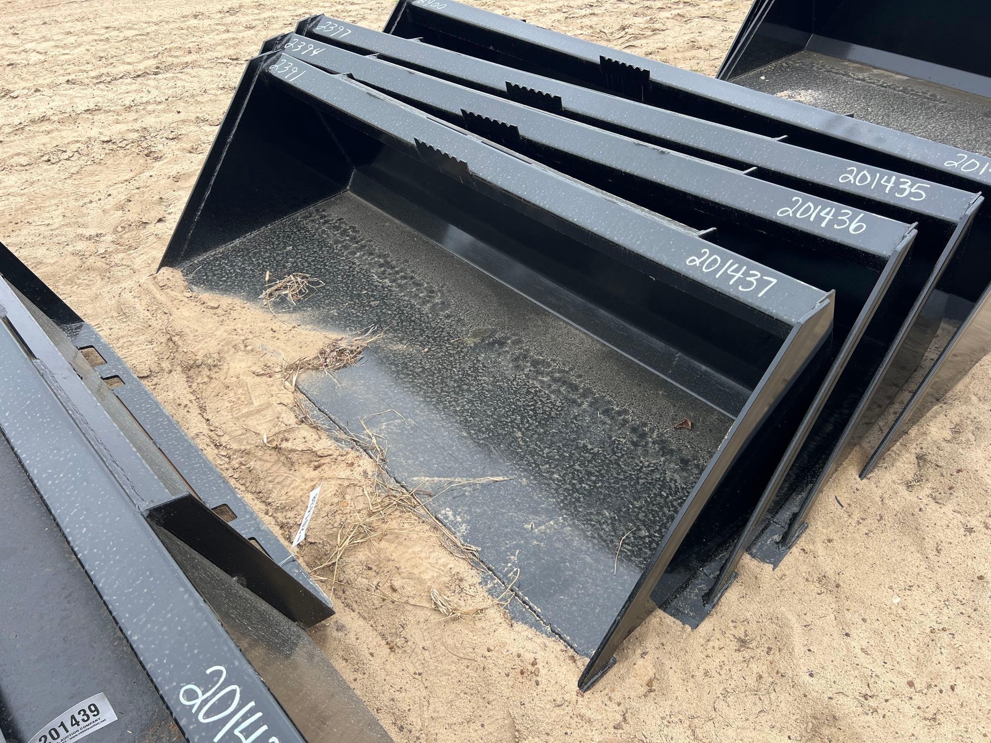 UNUSED SWICT 66" QUICK ATTACH BUCKET (A54757)
