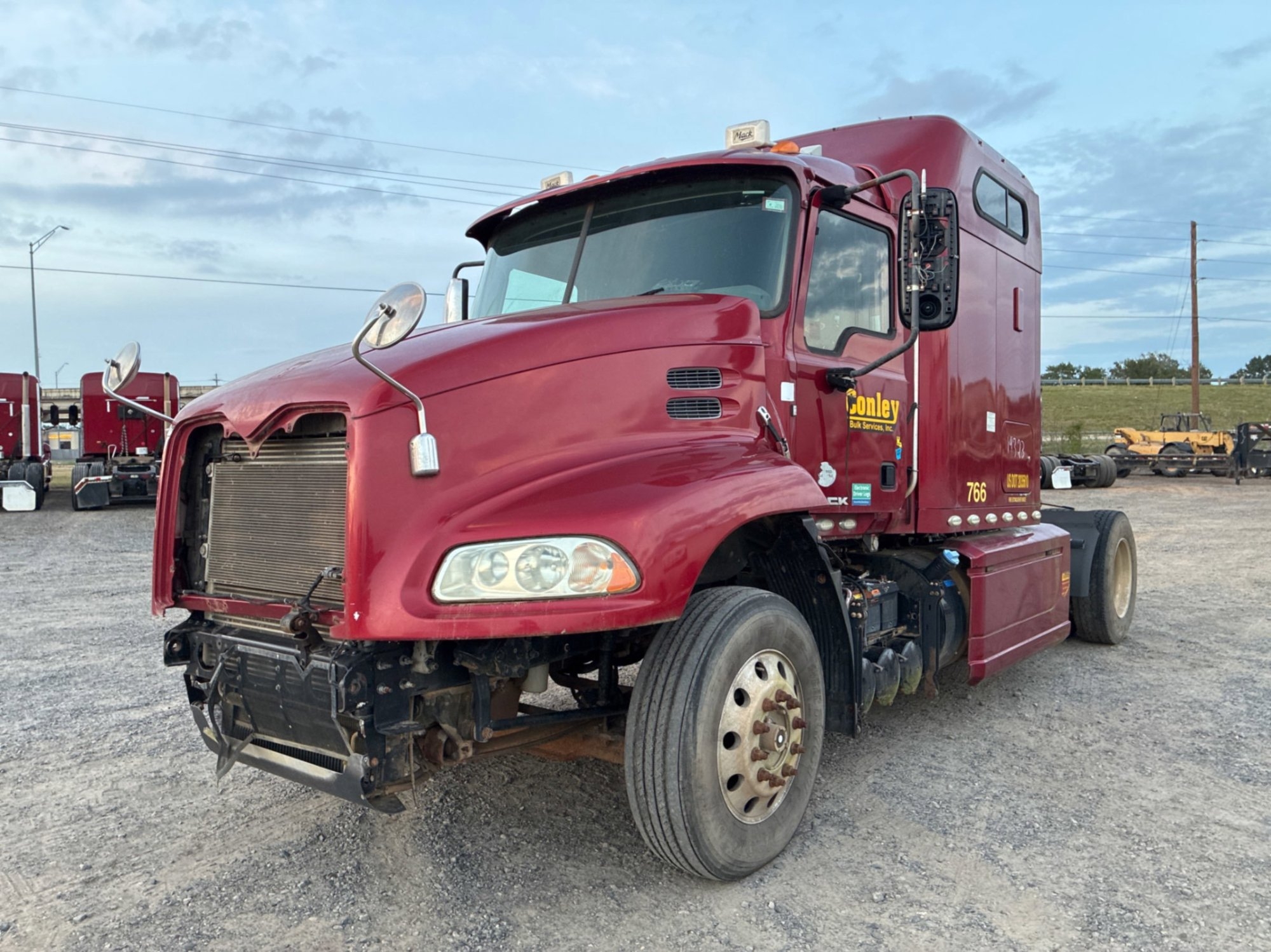 2016 MACK CXU613 MID-ROOF SLEEPER (INOPERABLE) (A55745)