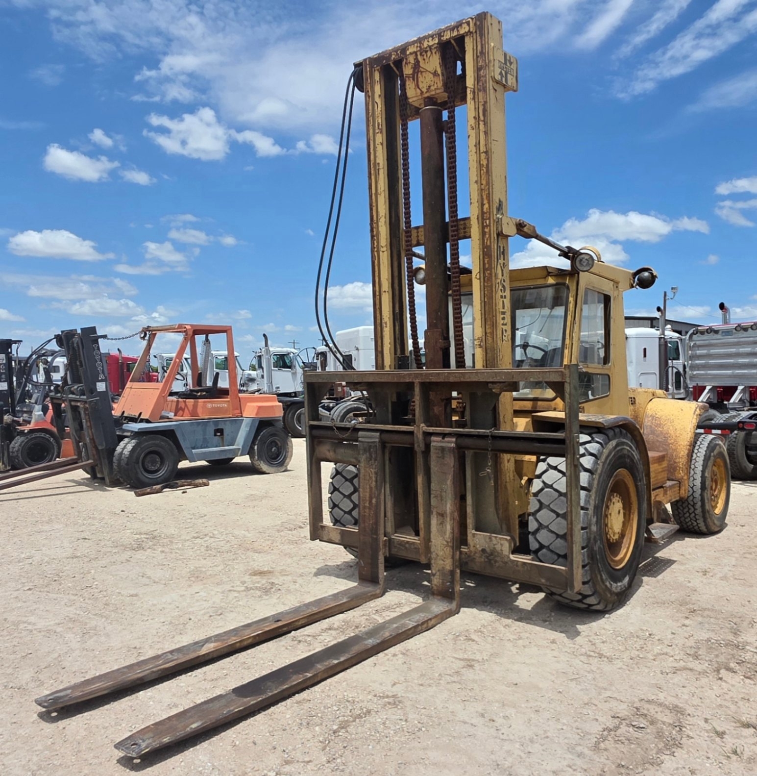 HYSTER P200B ROUGH TERRIAN FORKLIFT (A55745)