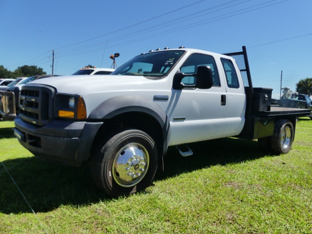 2005 Ford F-550 XL (A50120)