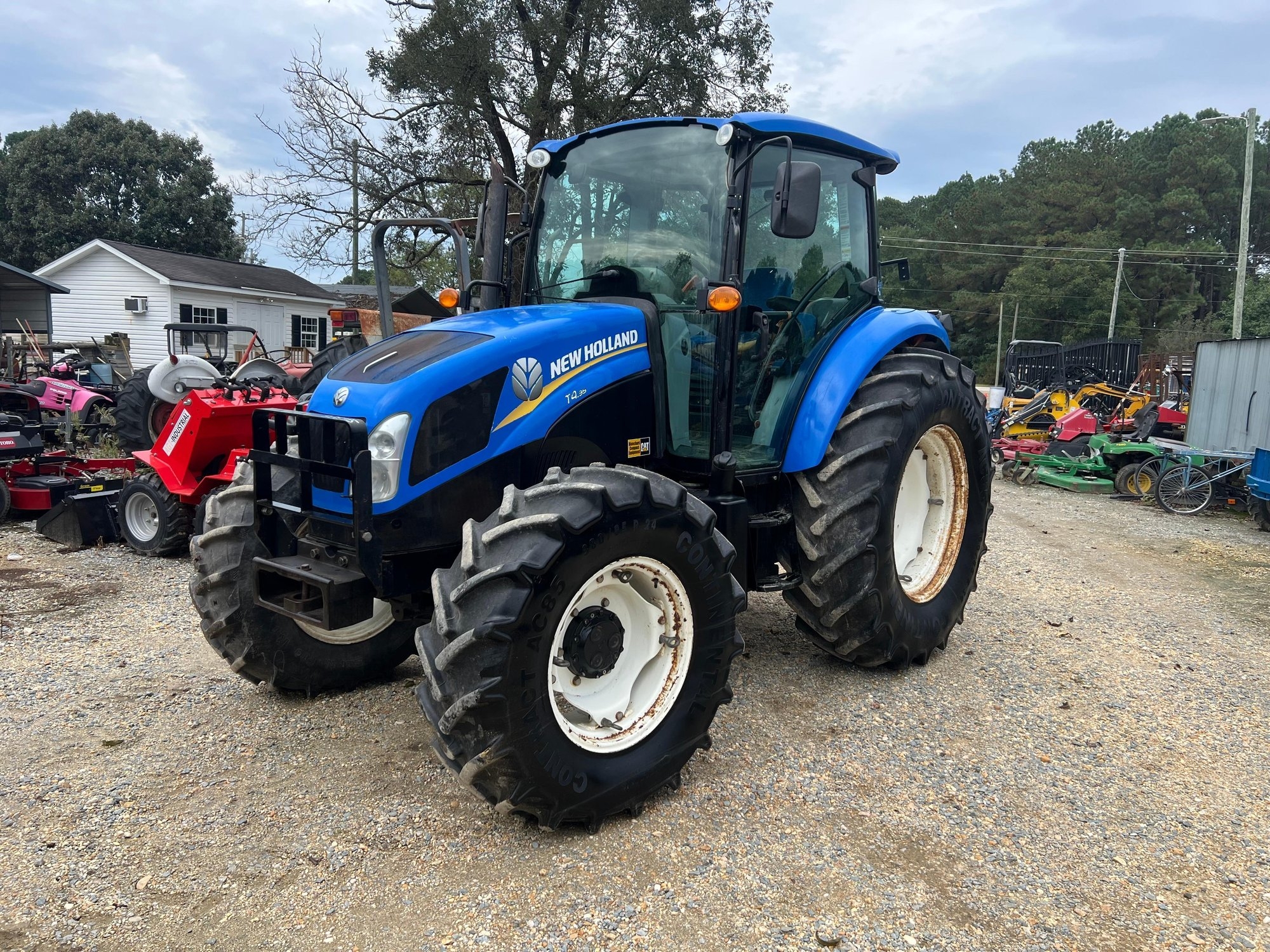 2015 New Holland T4.95 MFWD Cab Tractor (A55314)