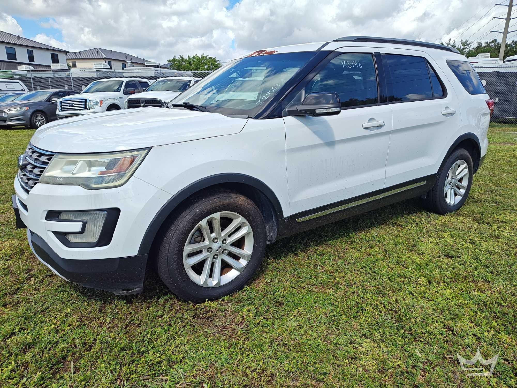 2017 Ford Explorer SUV (A56859)