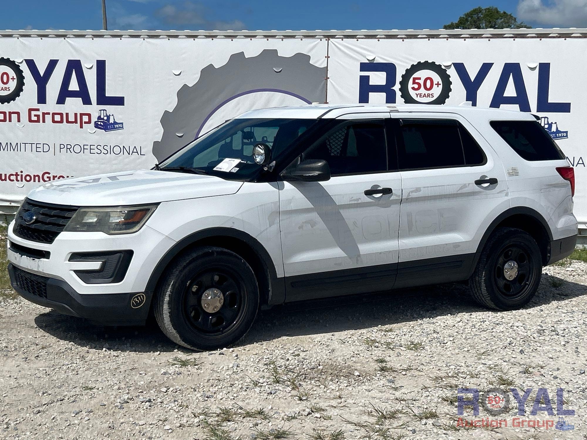 2016 Ford Explorer SUV (A51694)