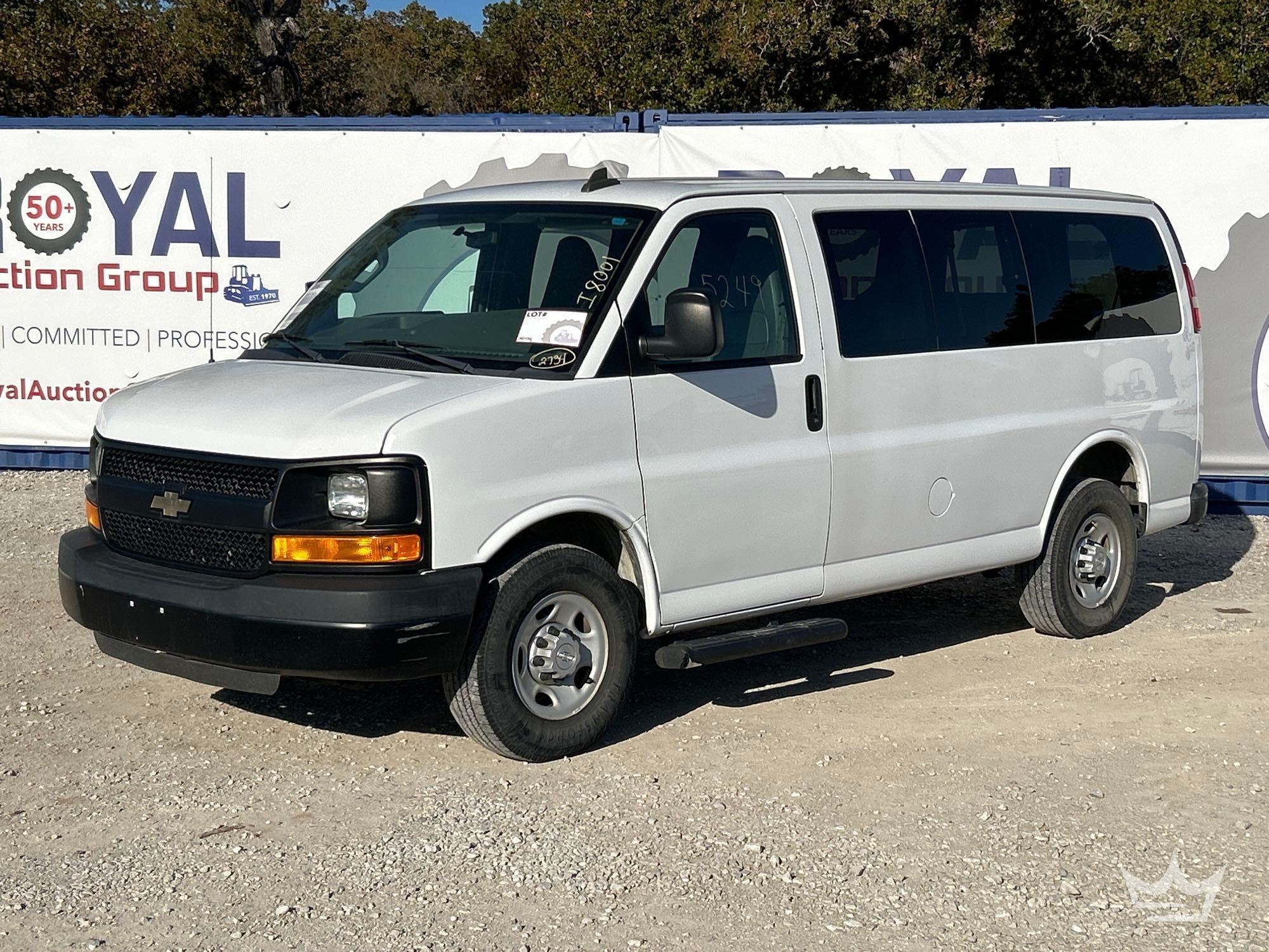 2016 Chevrolet Express 2500 Passenger Van (A55973)