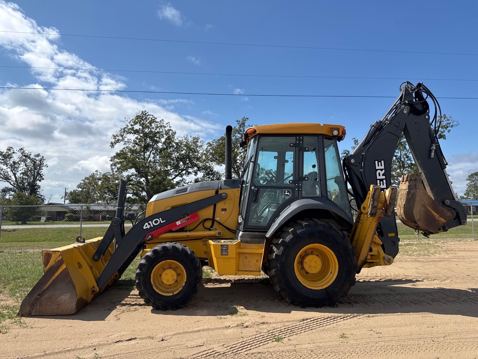 2018 JOHN DEERE 410L BACKHOE (A52705)